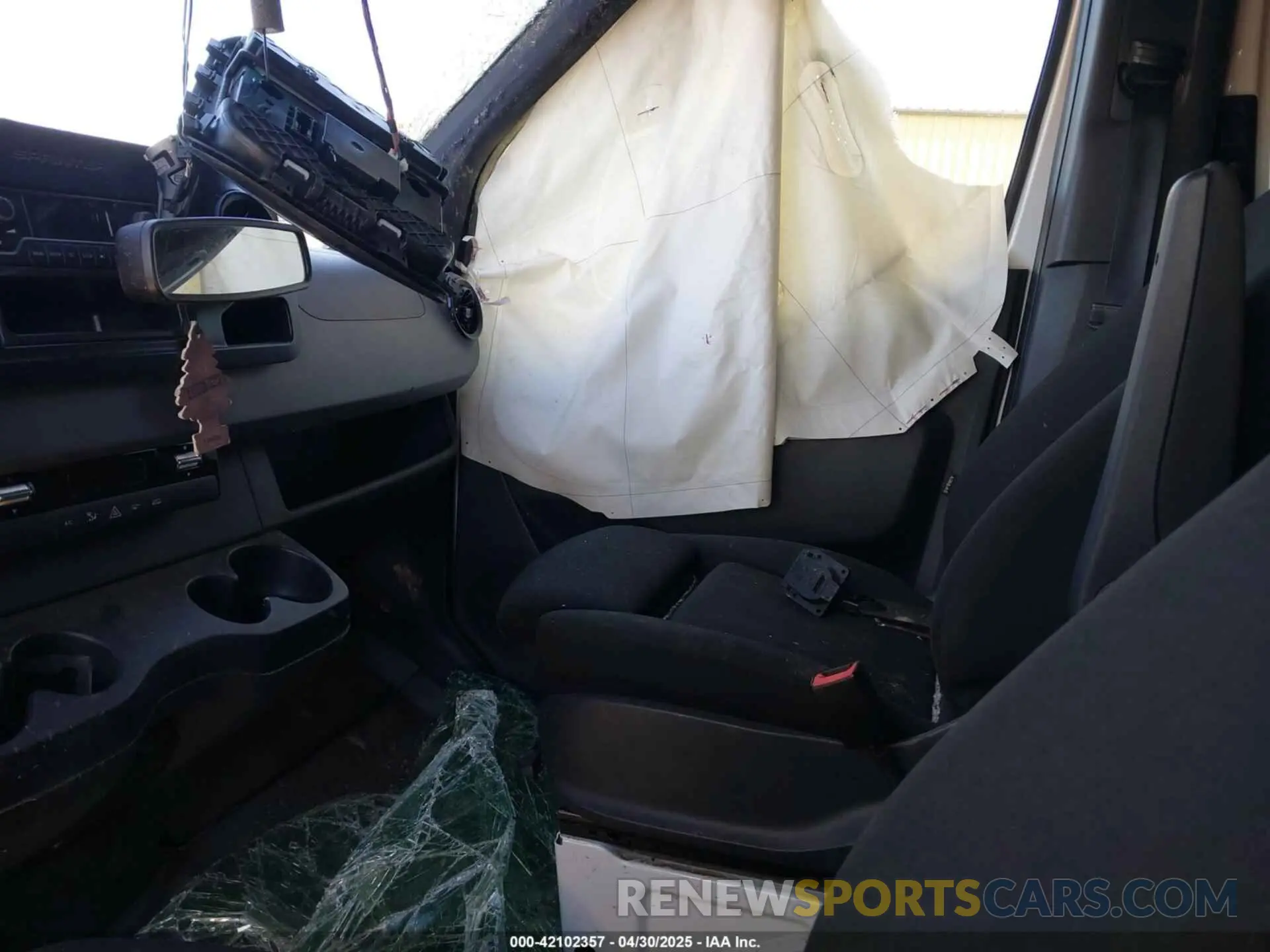 5 Photograph of a damaged car WD4PF1CD6KP021694 MERCEDES-BENZ SPRINTER 2500 2019