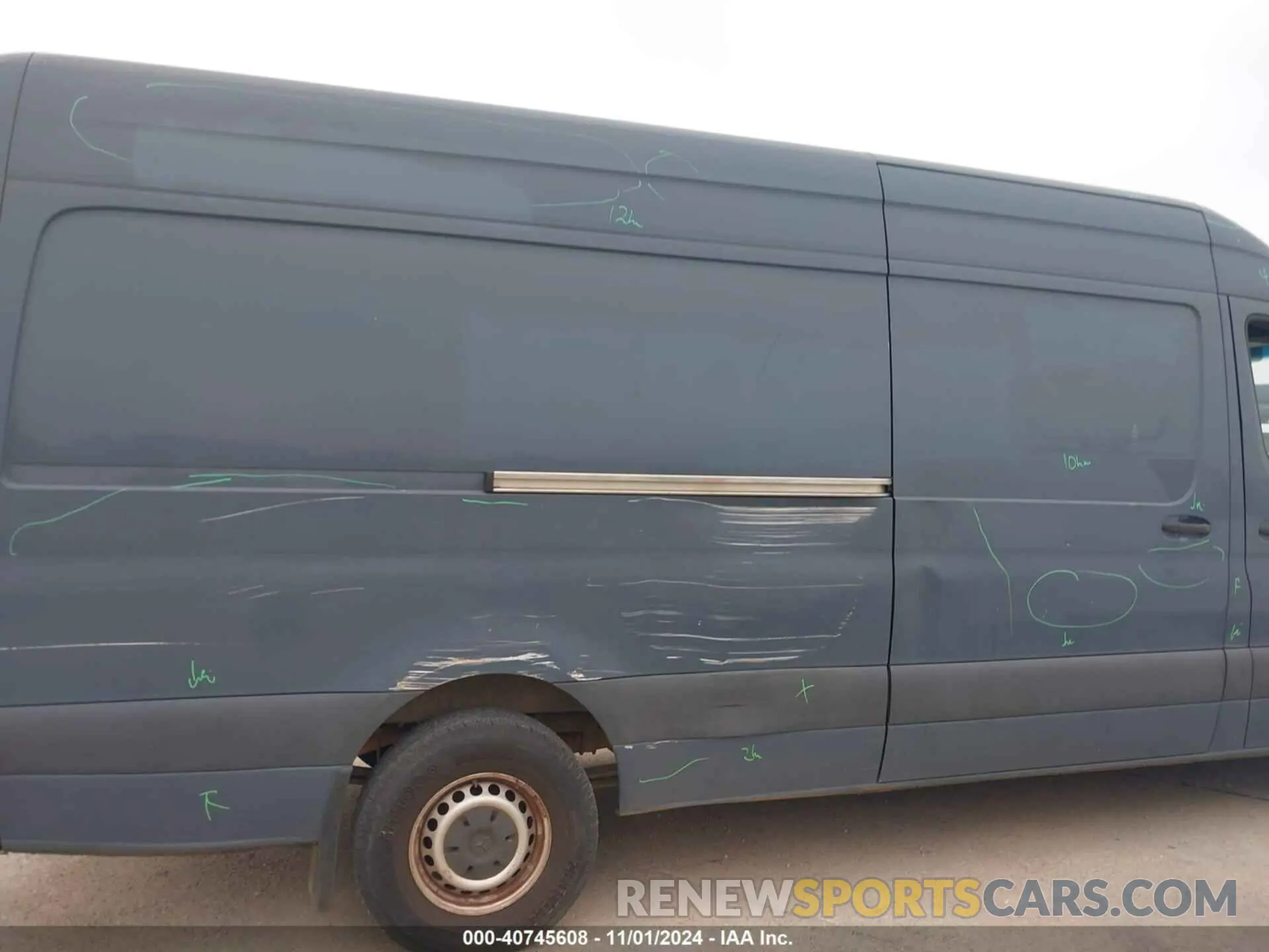 13 Photograph of a damaged car WD4PF1CD6KP131189 MERCEDES-BENZ SPRINTER 2500 2019