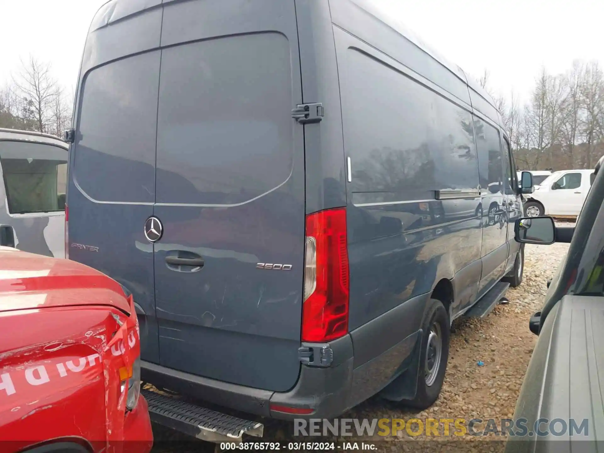 4 Photograph of a damaged car WD4PF1CD6KP142791 MERCEDES-BENZ SPRINTER 2500 2019