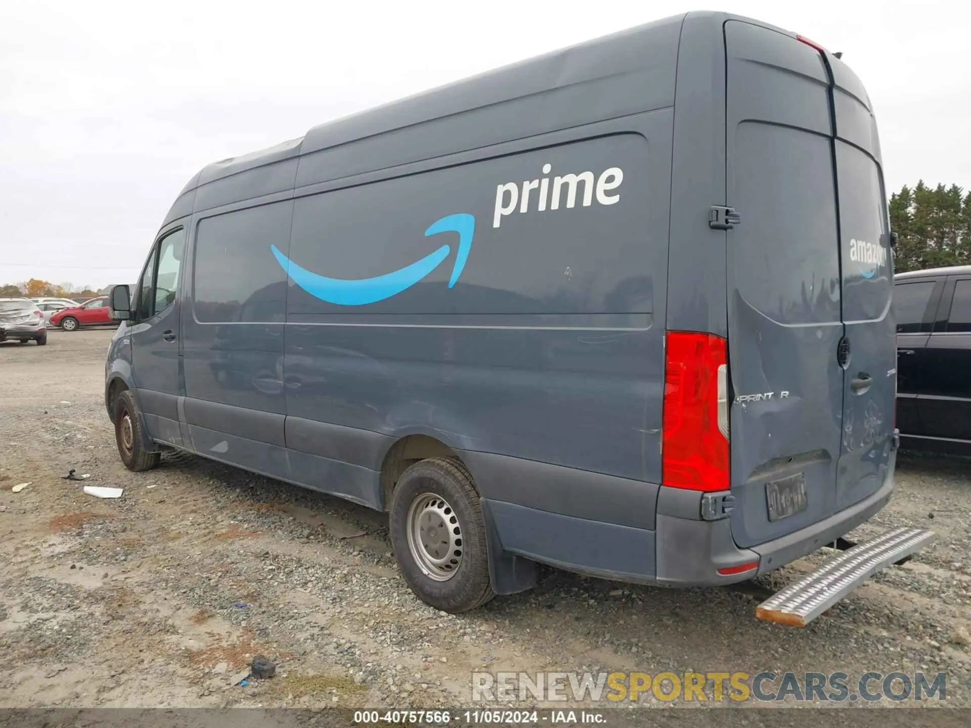 3 Photograph of a damaged car WD4PF1CD7KP131721 MERCEDES-BENZ SPRINTER 2500 2019