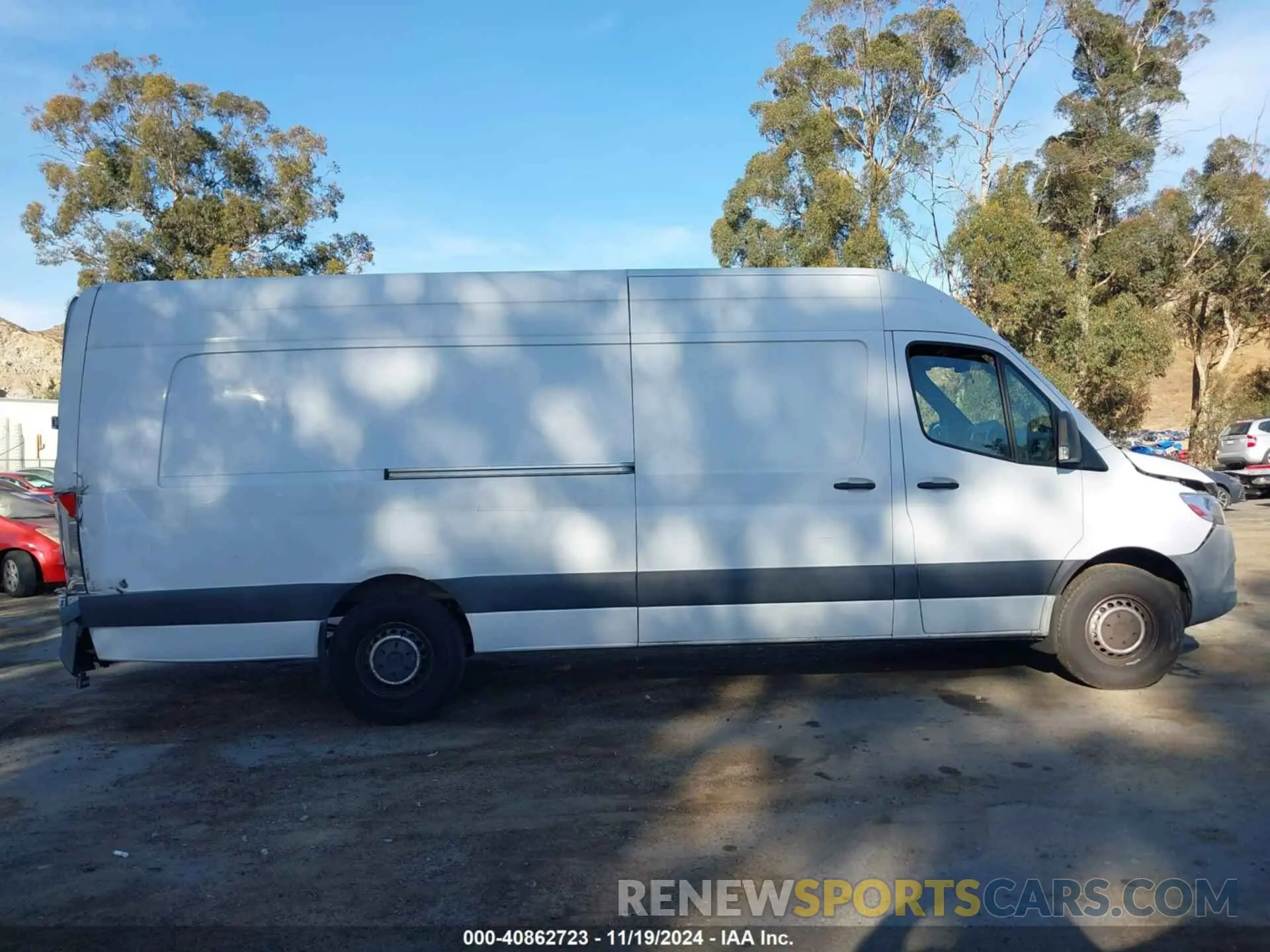 13 Photograph of a damaged car WD4PF1CD7KT008931 MERCEDES-BENZ SPRINTER 2500 2019