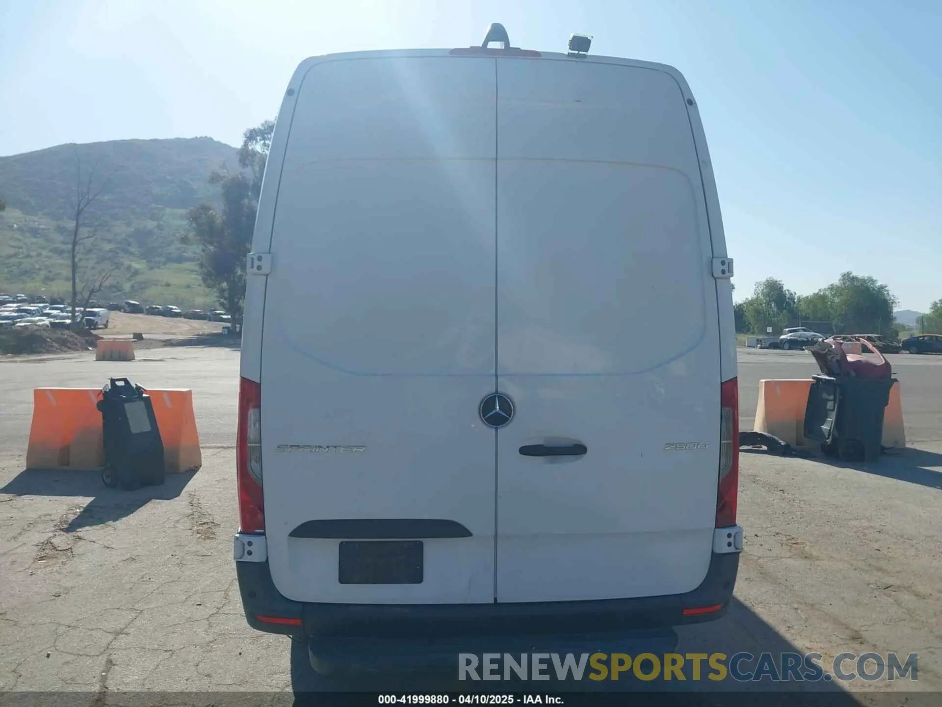 16 Photograph of a damaged car WD4PF1ED2KT013726 MERCEDES-BENZ SPRINTER 2500 2019