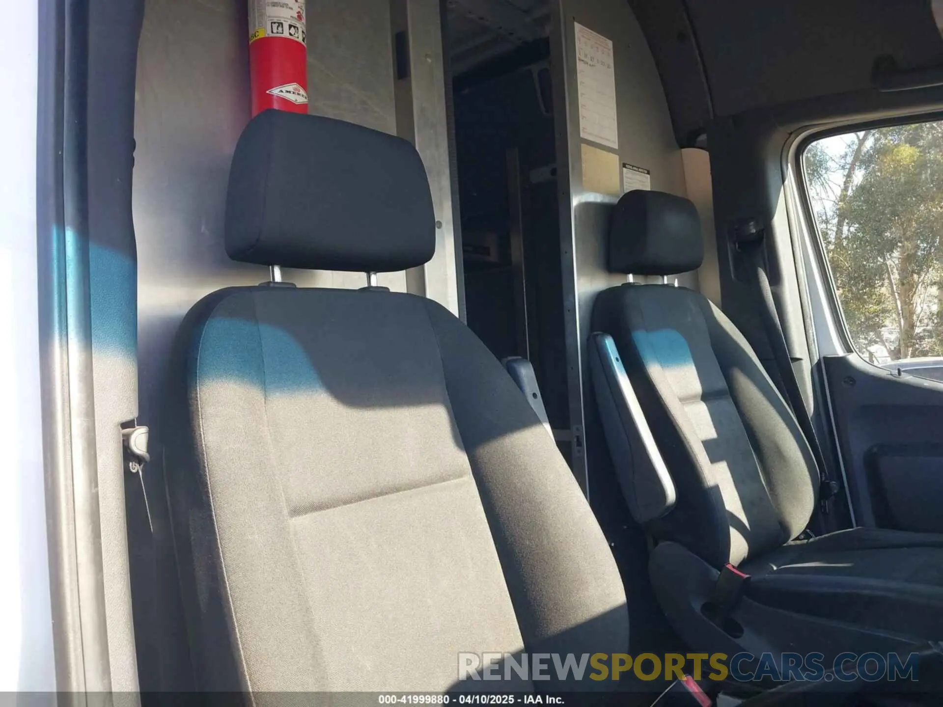 8 Photograph of a damaged car WD4PF1ED2KT013726 MERCEDES-BENZ SPRINTER 2500 2019