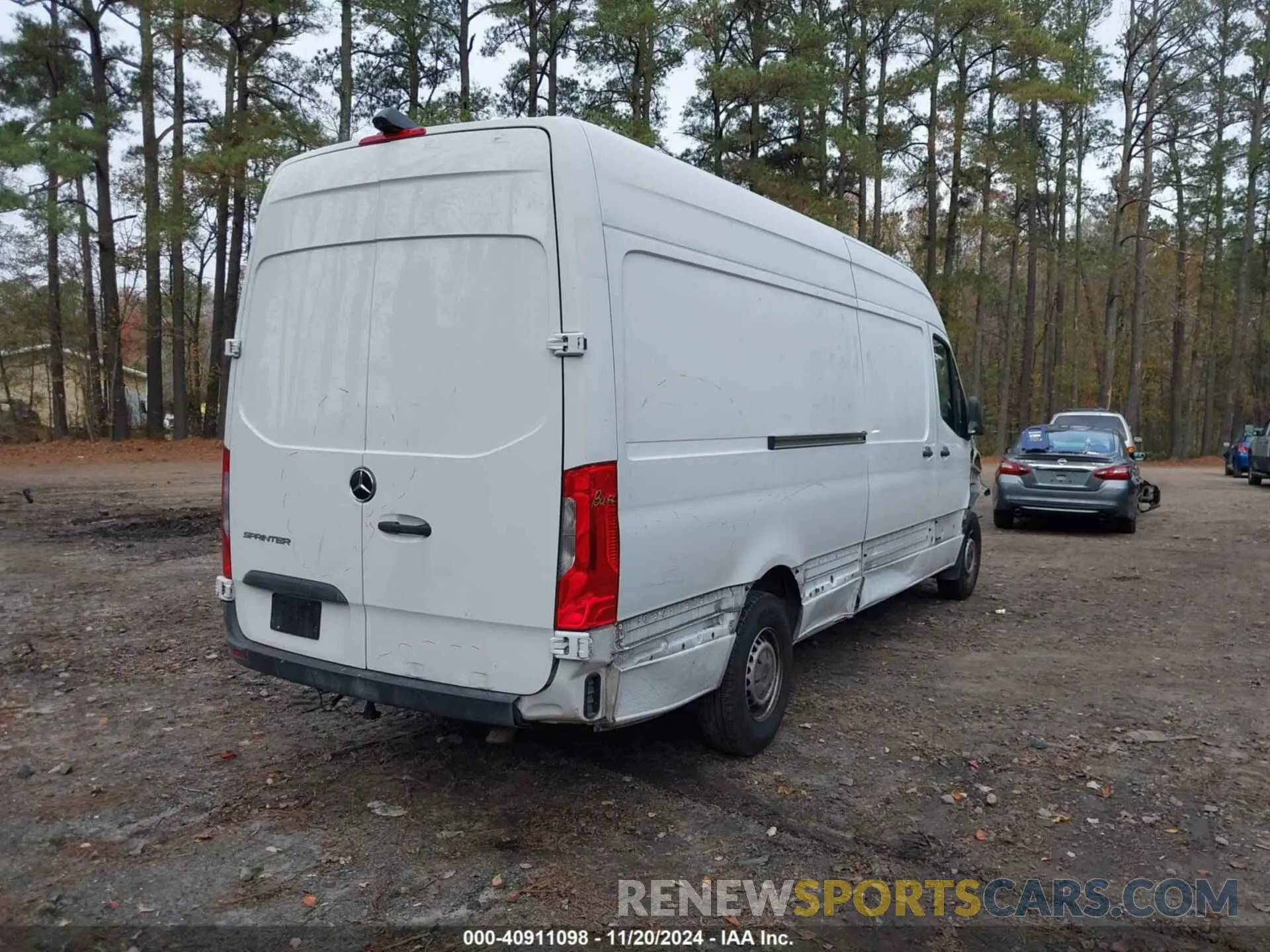 4 Photograph of a damaged car WD4PF1ED5KT010027 MERCEDES-BENZ SPRINTER 2500 2019