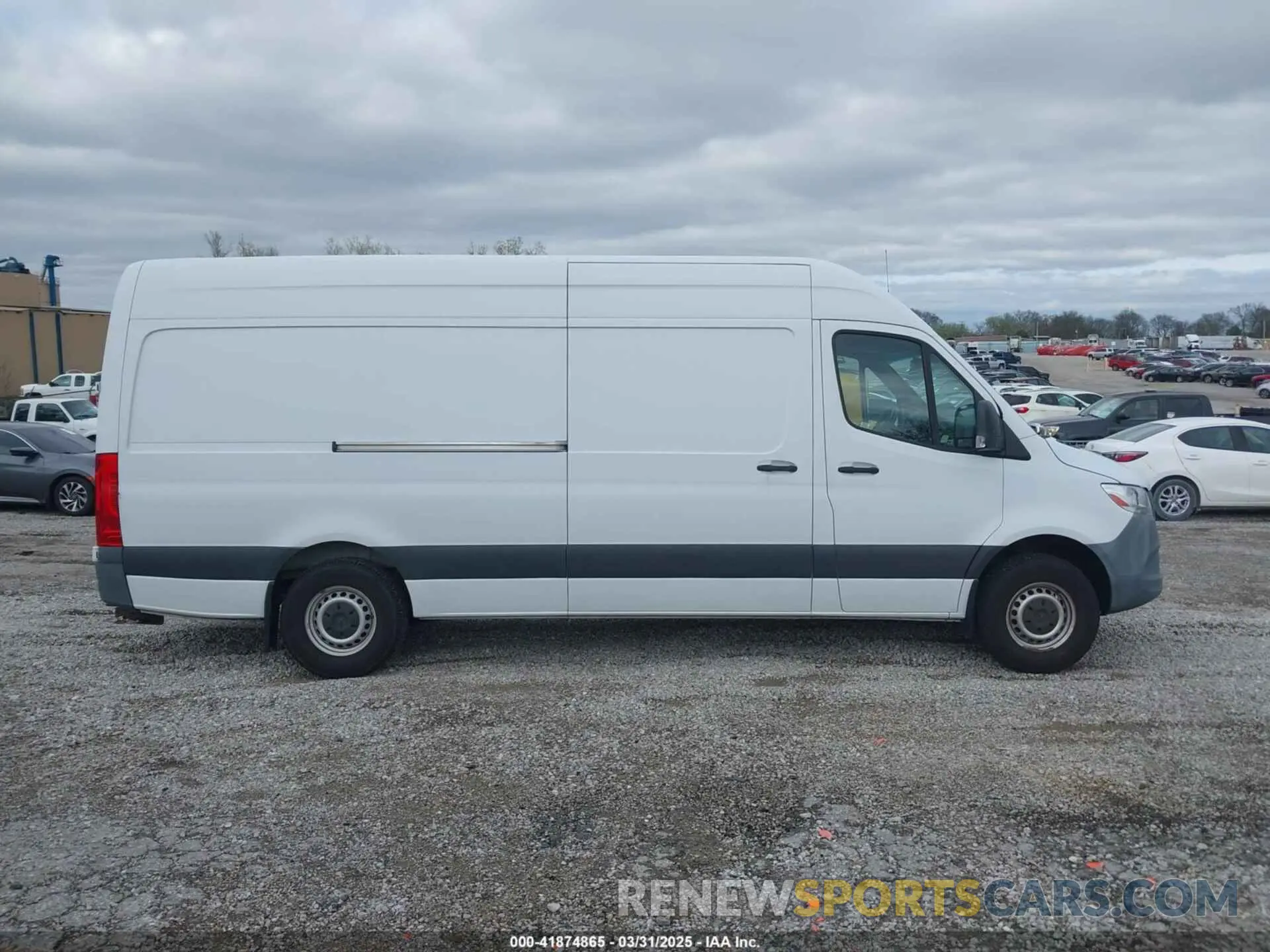 13 Photograph of a damaged car WD4PF1ED7KT008196 MERCEDES-BENZ SPRINTER 2500 2019