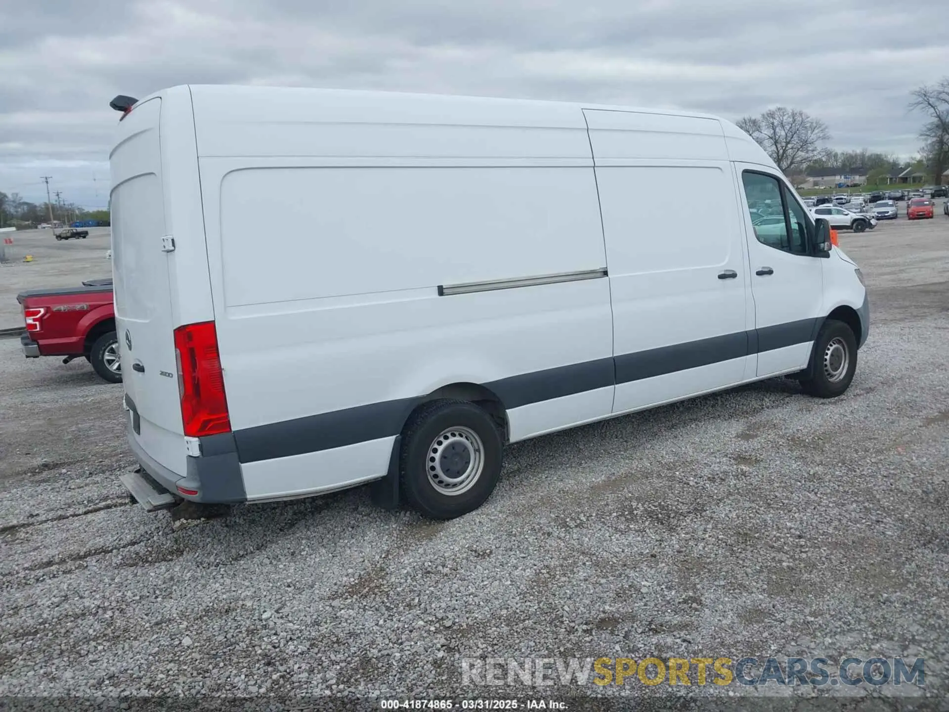 4 Photograph of a damaged car WD4PF1ED7KT008196 MERCEDES-BENZ SPRINTER 2500 2019