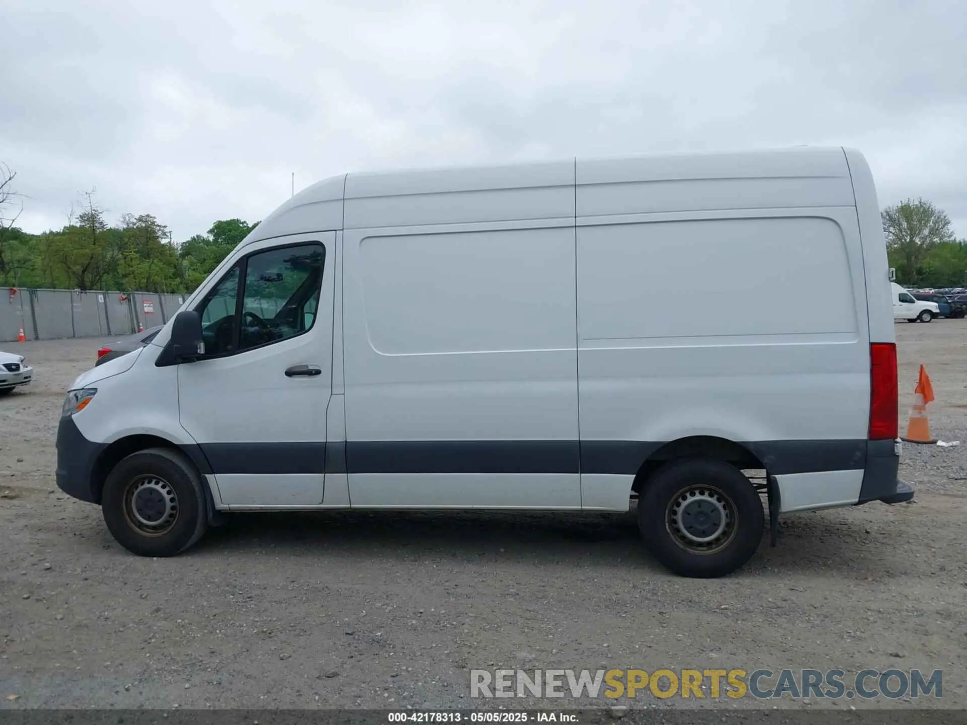 14 Photograph of a damaged car W1W4EBHY9LT022420 MERCEDES-BENZ SPRINTER 2500 2020