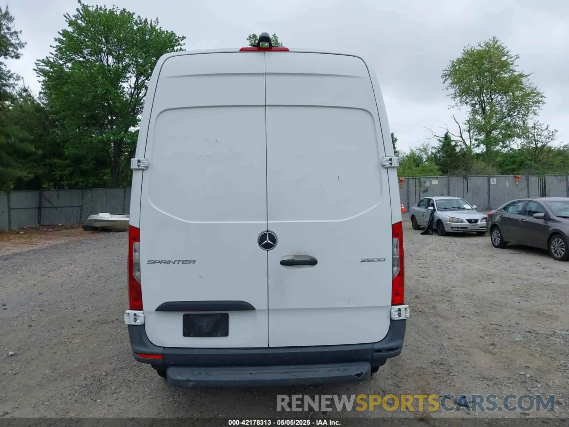 16 Photograph of a damaged car W1W4EBHY9LT022420 MERCEDES-BENZ SPRINTER 2500 2020