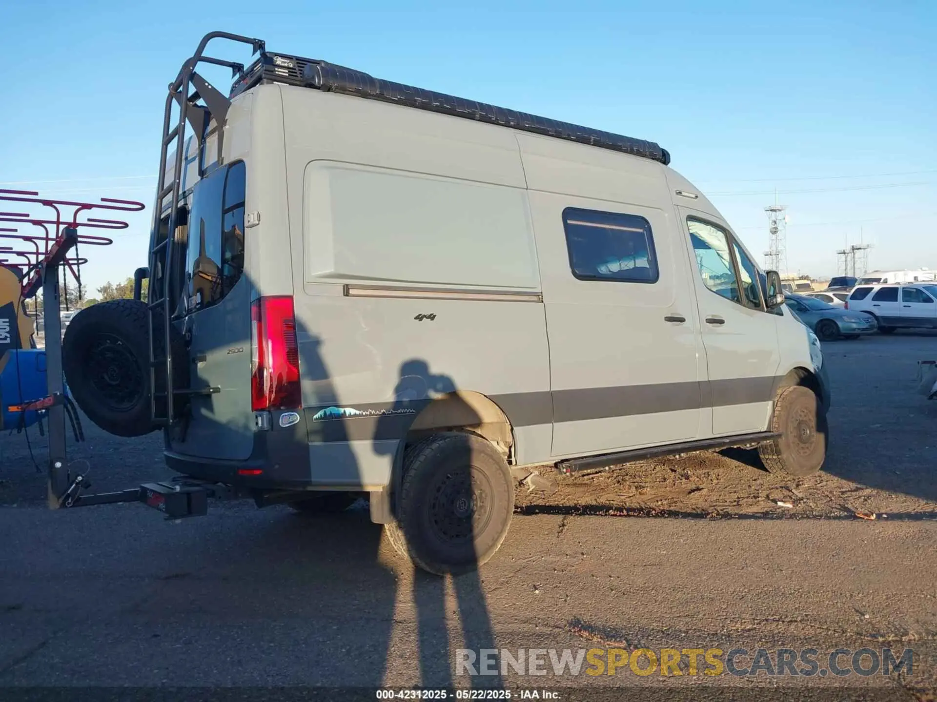 4 Photograph of a damaged car W1W4EBVY1LP303611 MERCEDES-BENZ SPRINTER 2500 2020