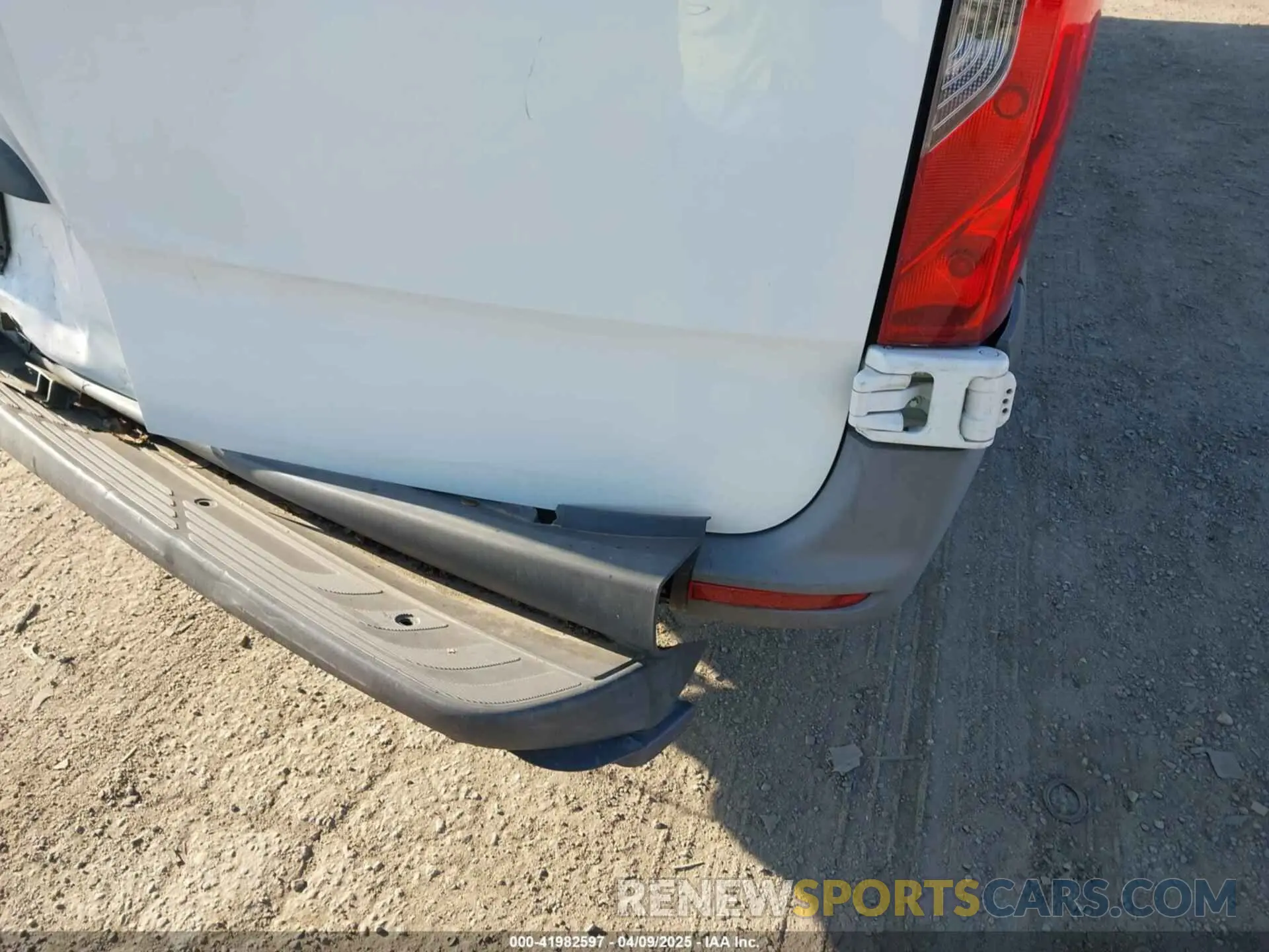 17 Photograph of a damaged car W1W4ECHY3LT034942 MERCEDES-BENZ SPRINTER 2500 2020