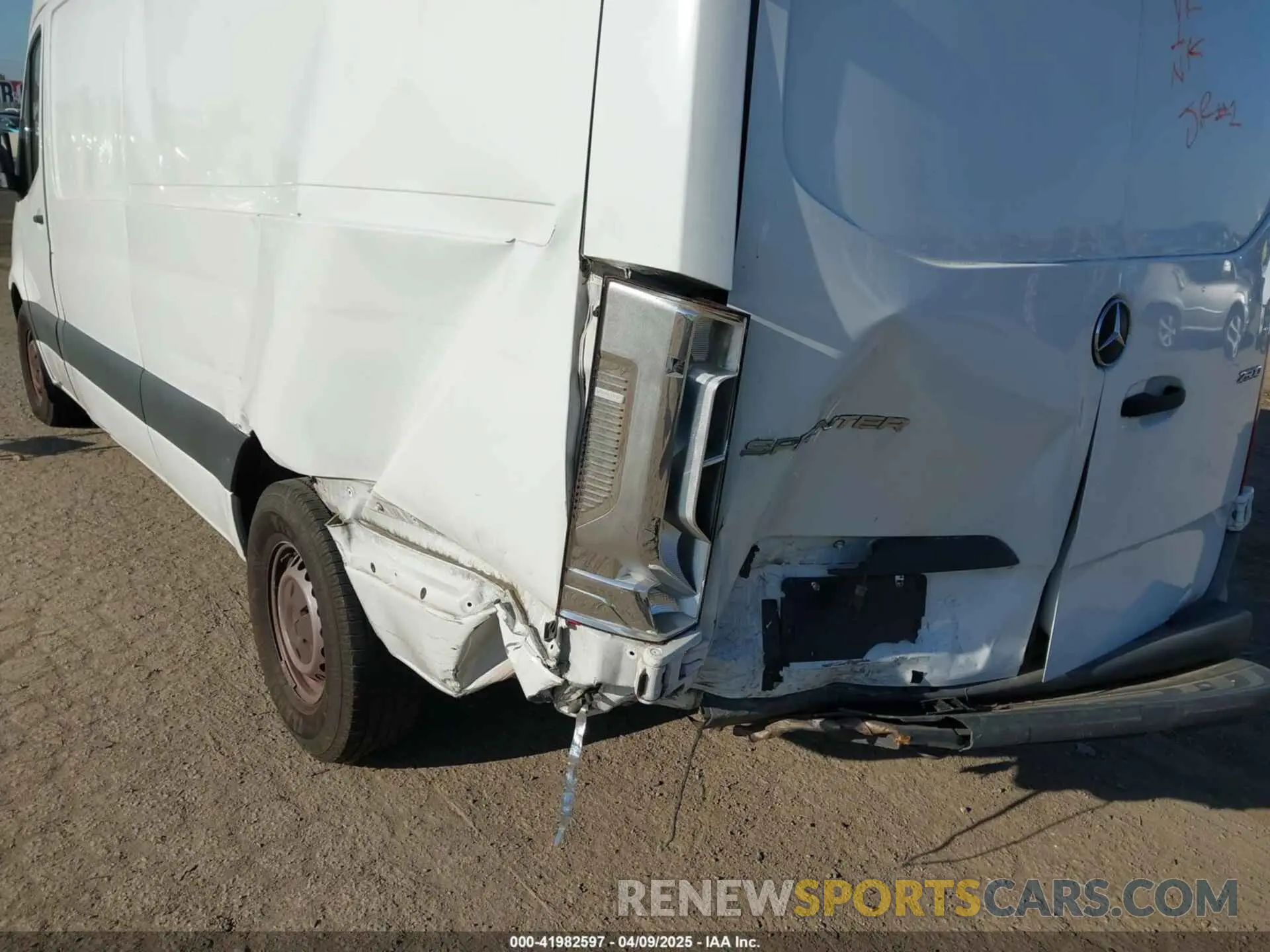 18 Photograph of a damaged car W1W4ECHY3LT034942 MERCEDES-BENZ SPRINTER 2500 2020