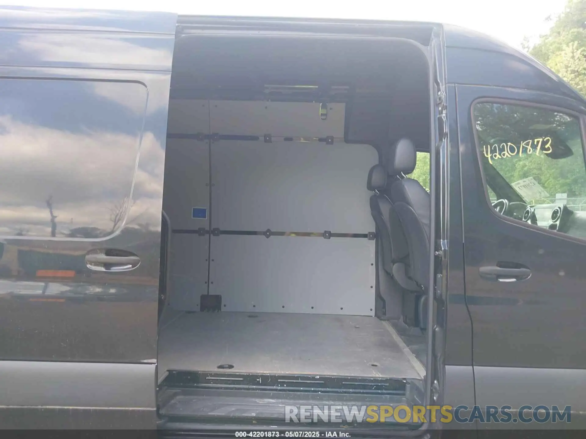 8 Photograph of a damaged car W1W4ECVY2LT022043 MERCEDES-BENZ SPRINTER 2500 2020