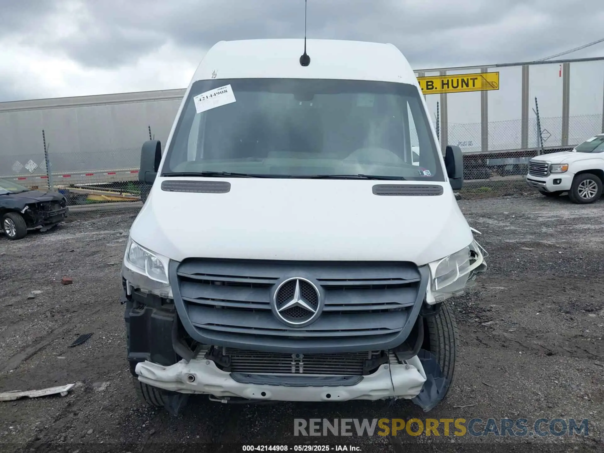 11 Photograph of a damaged car W1Y4ECHY8LT034376 MERCEDES-BENZ SPRINTER 2500 2020
