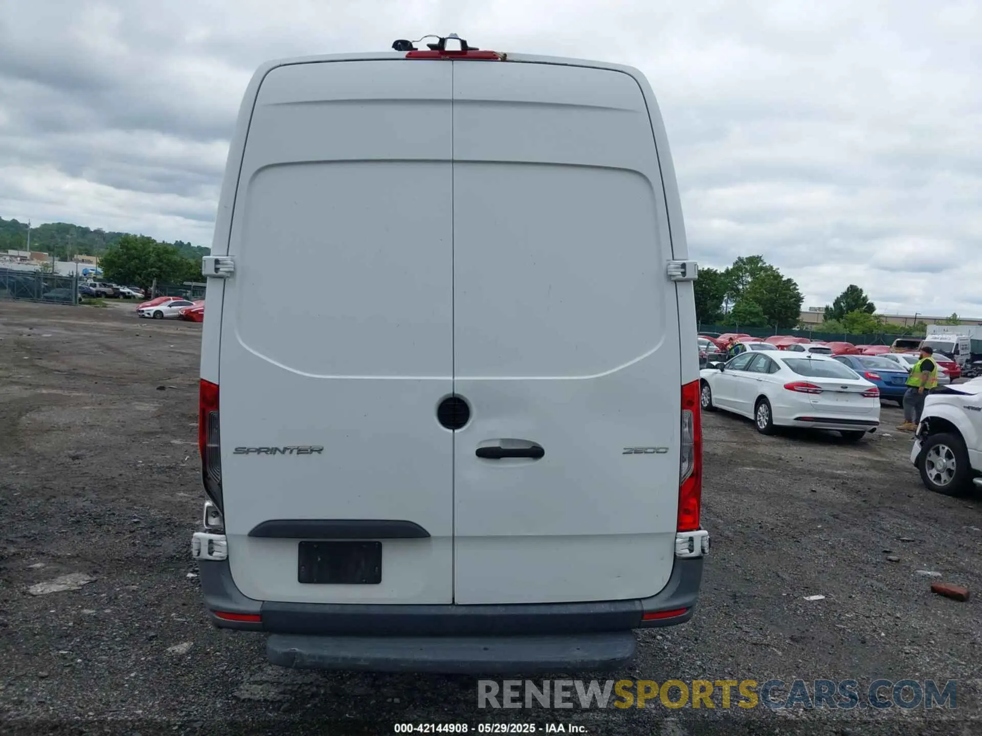 15 Photograph of a damaged car W1Y4ECHY8LT034376 MERCEDES-BENZ SPRINTER 2500 2020