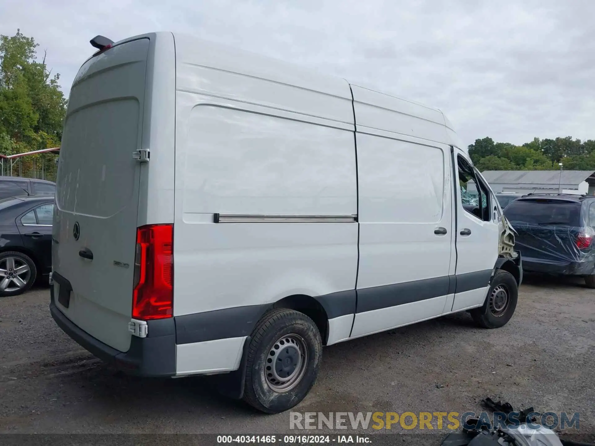 4 Photograph of a damaged car W1W40BHY6MT046951 MERCEDES-BENZ SPRINTER 2500 2021