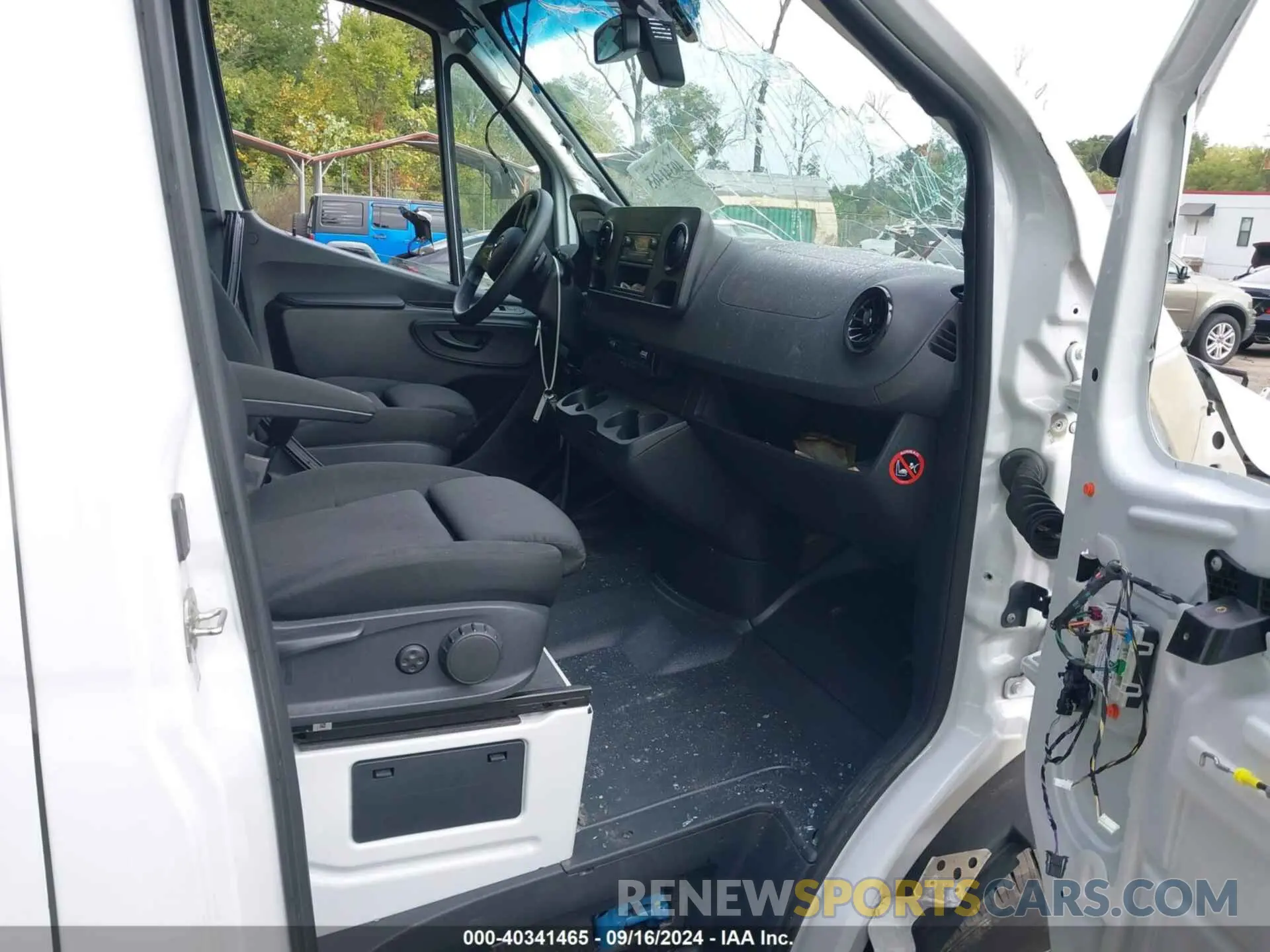 5 Photograph of a damaged car W1W40BHY6MT046951 MERCEDES-BENZ SPRINTER 2500 2021