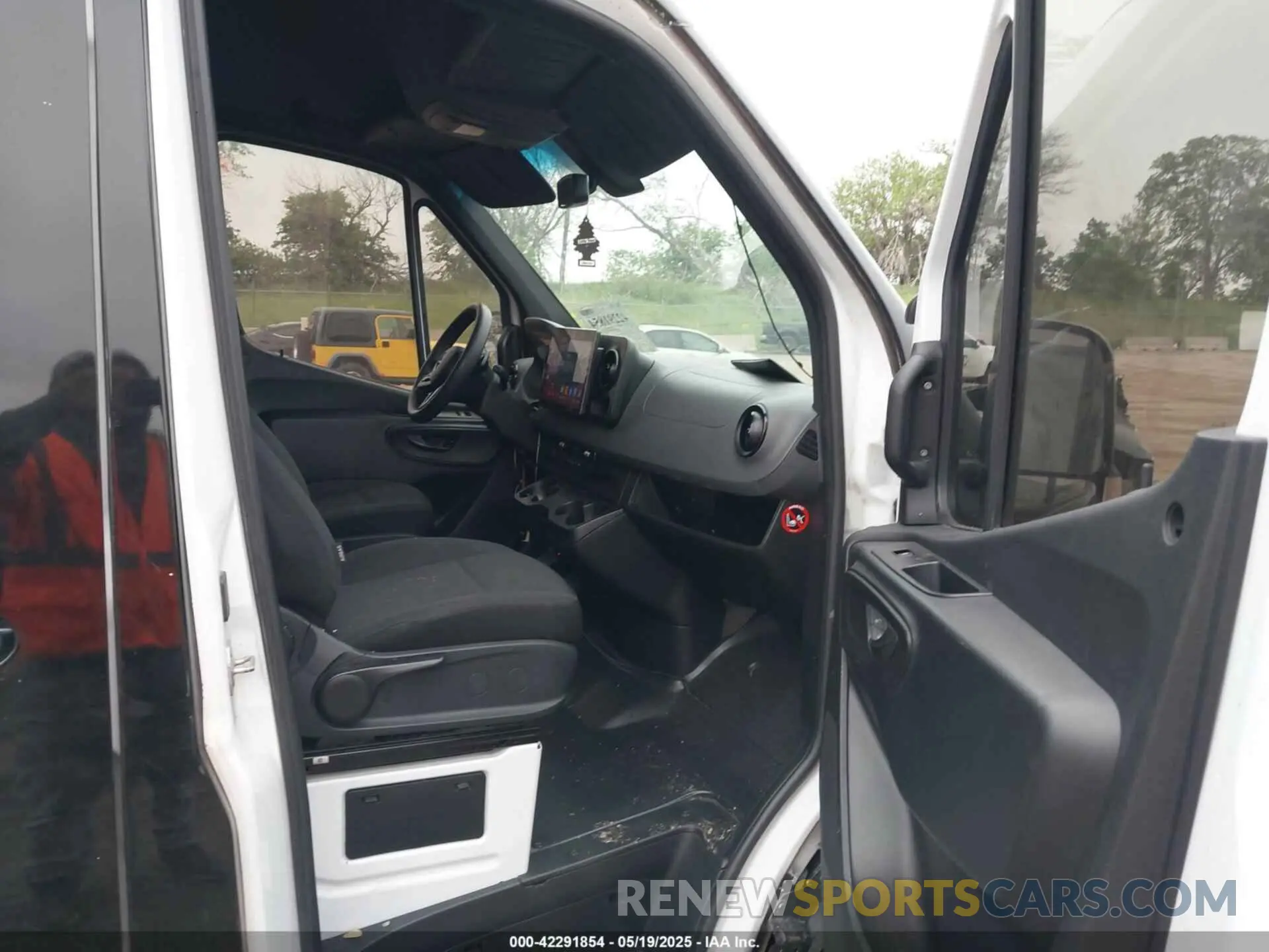 5 Photograph of a damaged car W1W40CHY0MT052315 MERCEDES-BENZ SPRINTER 2500 2021