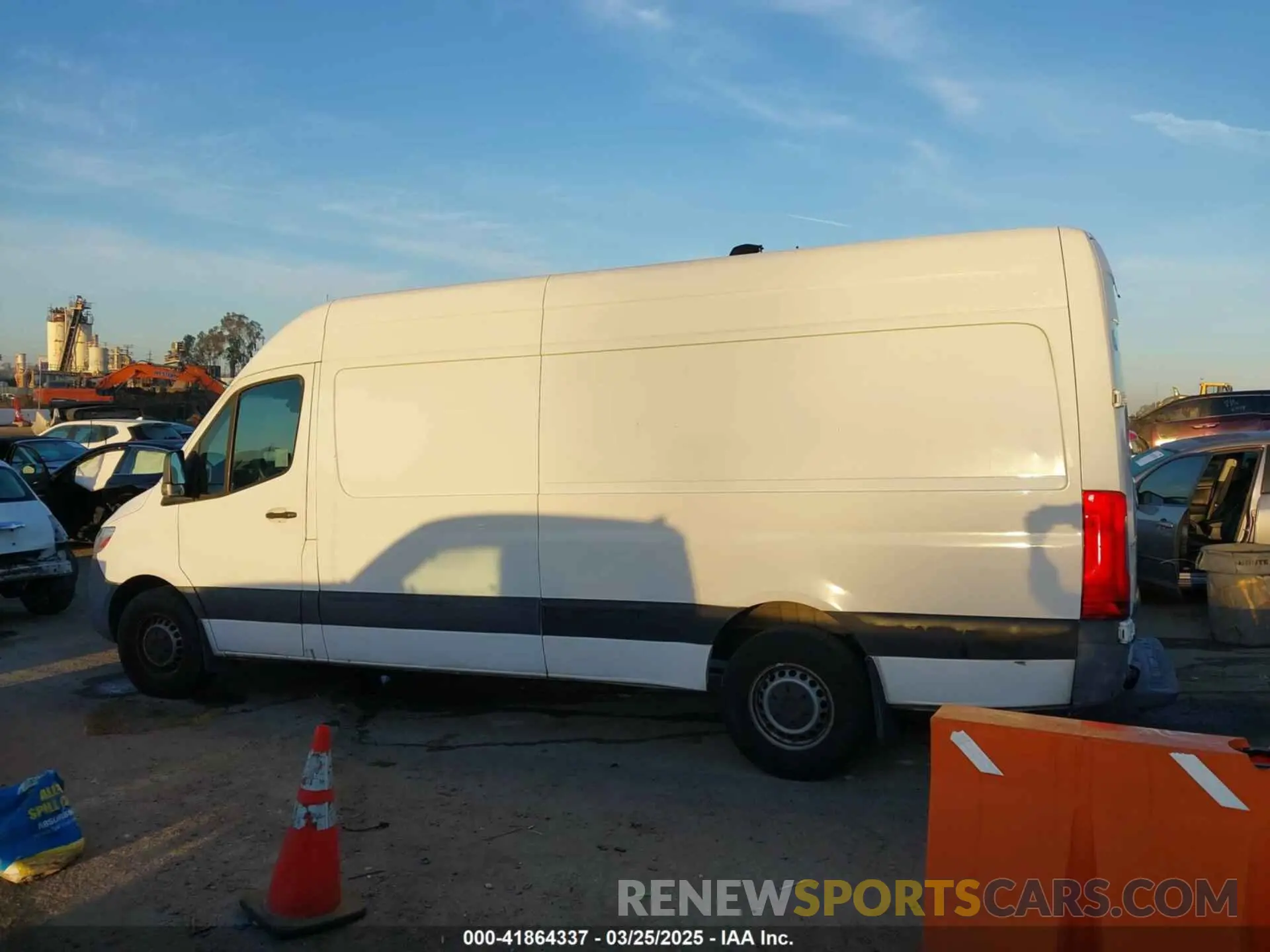 14 Photograph of a damaged car W1W40CHY4MT054679 MERCEDES-BENZ SPRINTER 2500 2021
