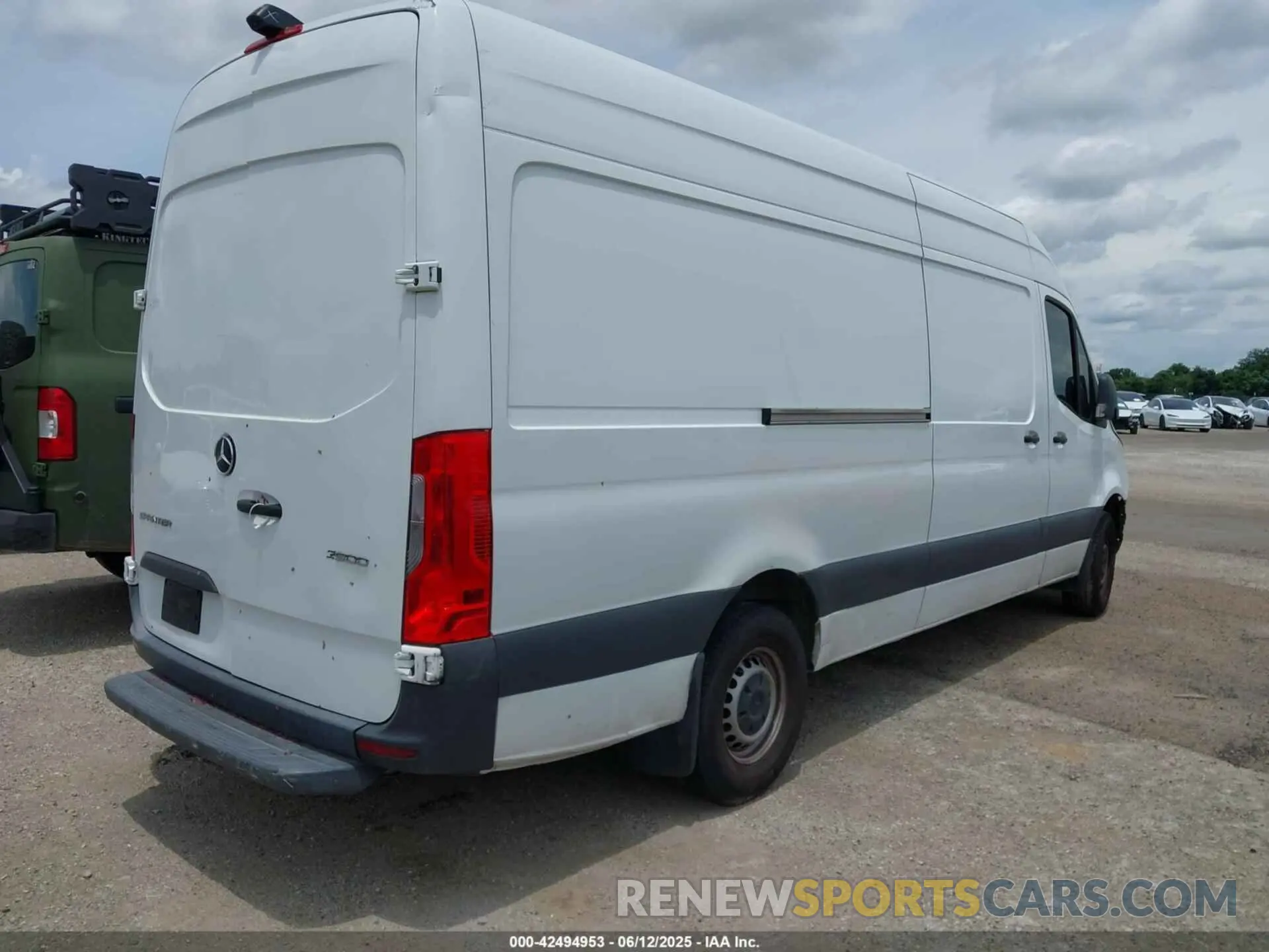 4 Photograph of a damaged car W1W40CHYXMT053469 MERCEDES-BENZ SPRINTER 2500 2021