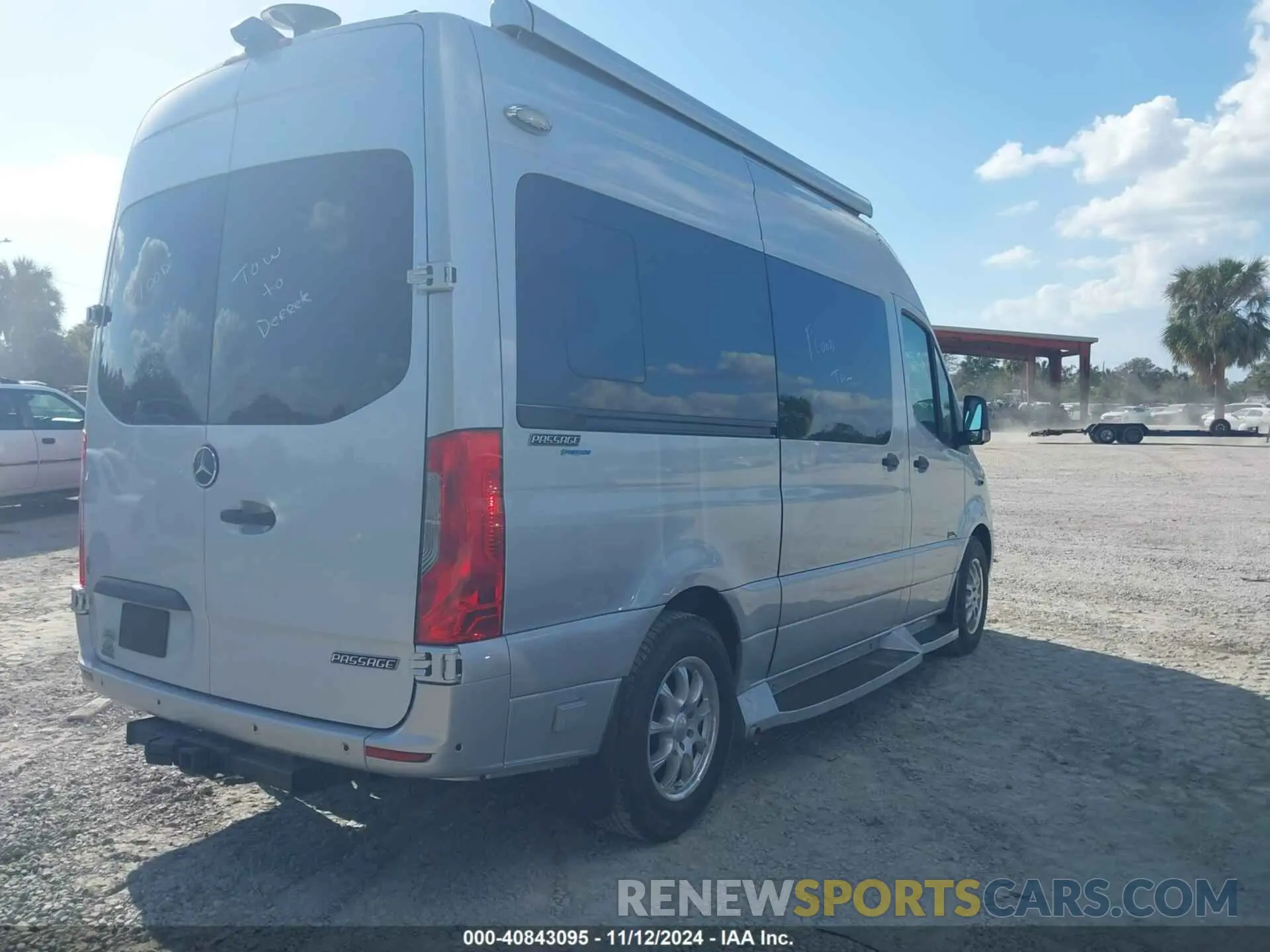 4 Photograph of a damaged car W1X4EBHY5MP429379 MERCEDES-BENZ SPRINTER 2500 2021