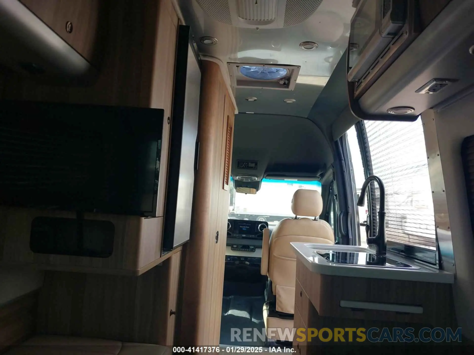 6 Photograph of a damaged car W1X4EBHY8MP408560 MERCEDES-BENZ SPRINTER 2500 2021