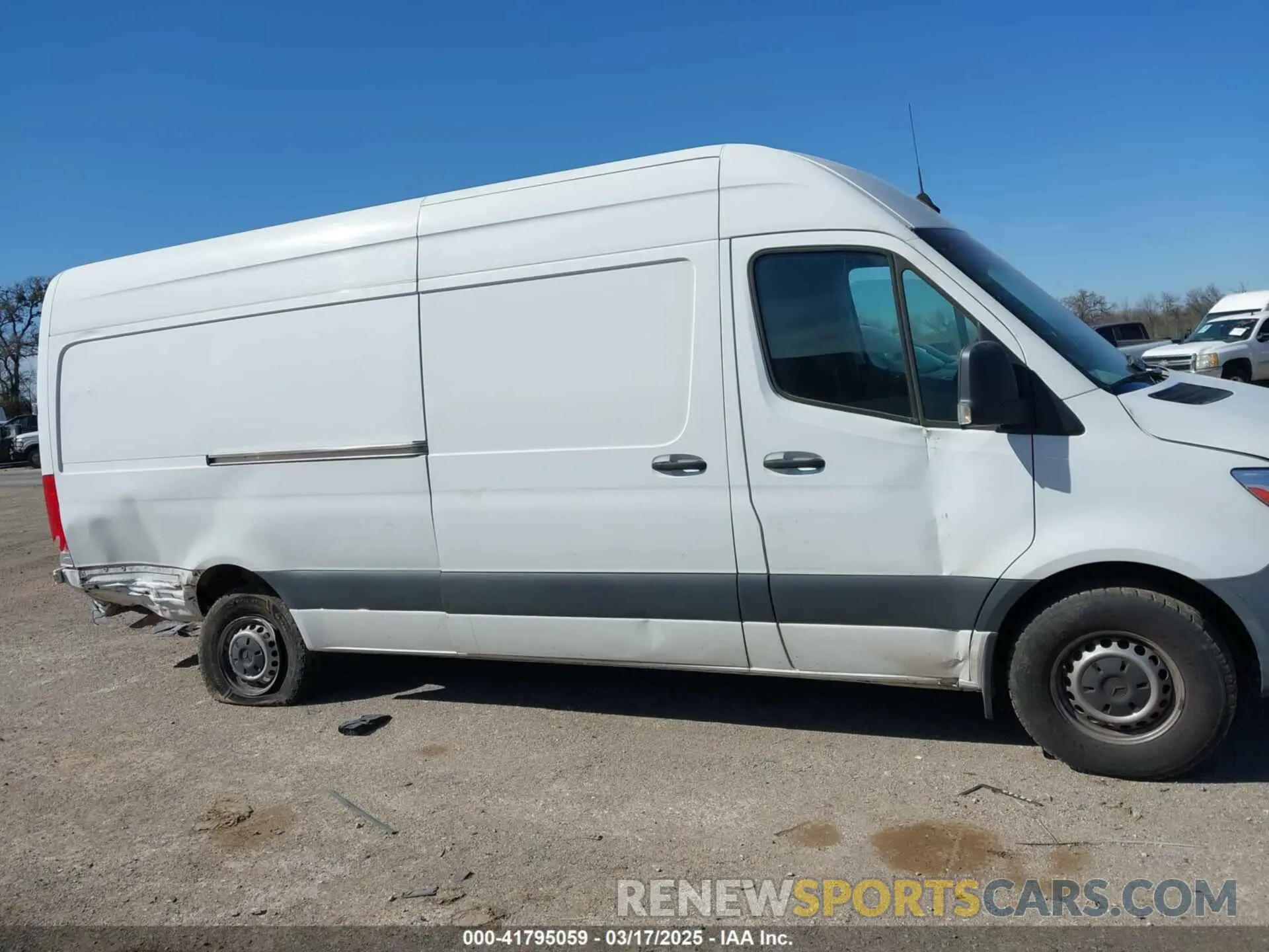 13 Photograph of a damaged car W1Y40CHY2MT062027 MERCEDES-BENZ SPRINTER 2500 2021