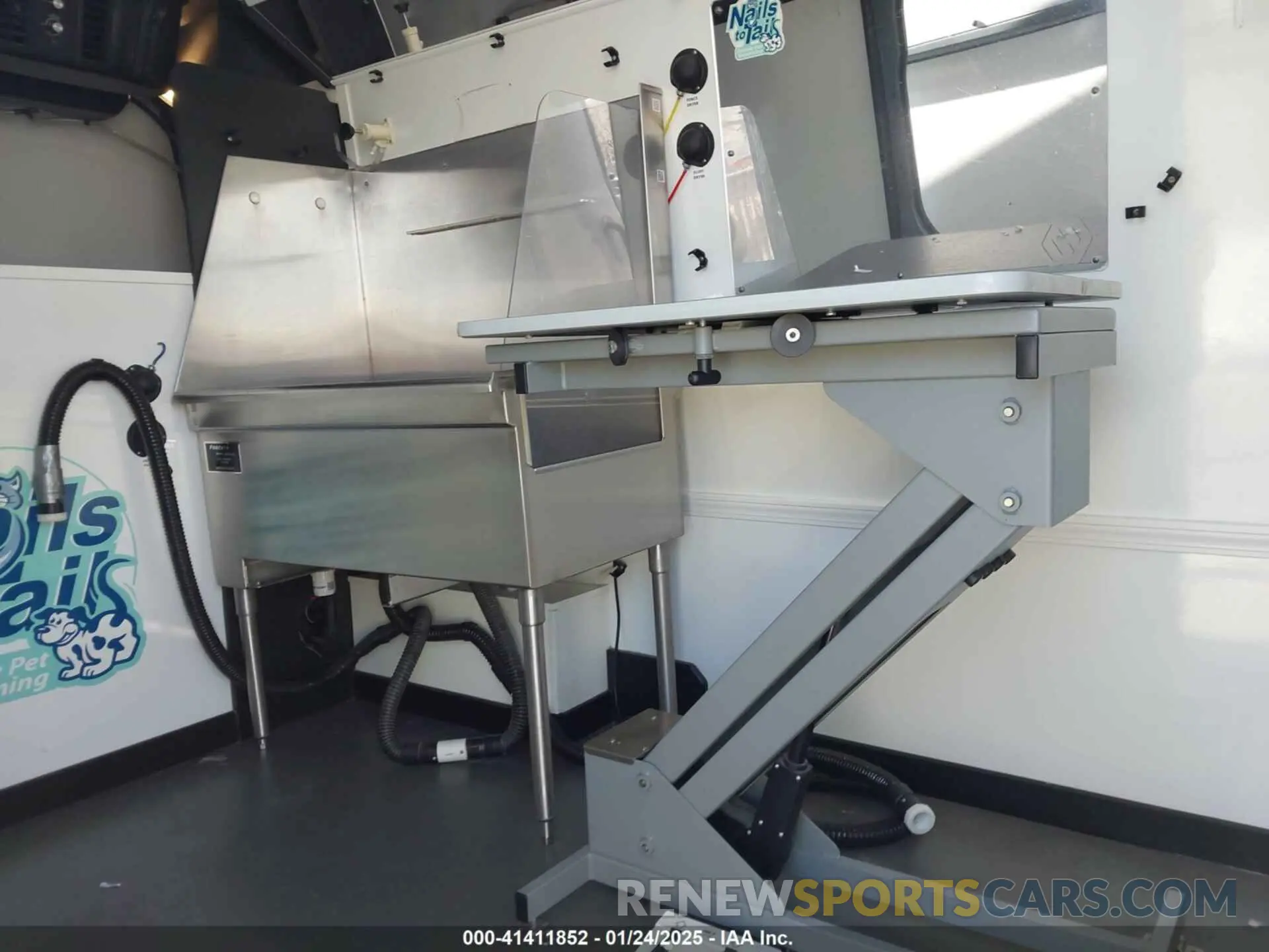 8 Photograph of a damaged car W1Y4DBHY1MT047131 MERCEDES-BENZ SPRINTER 2500 2021