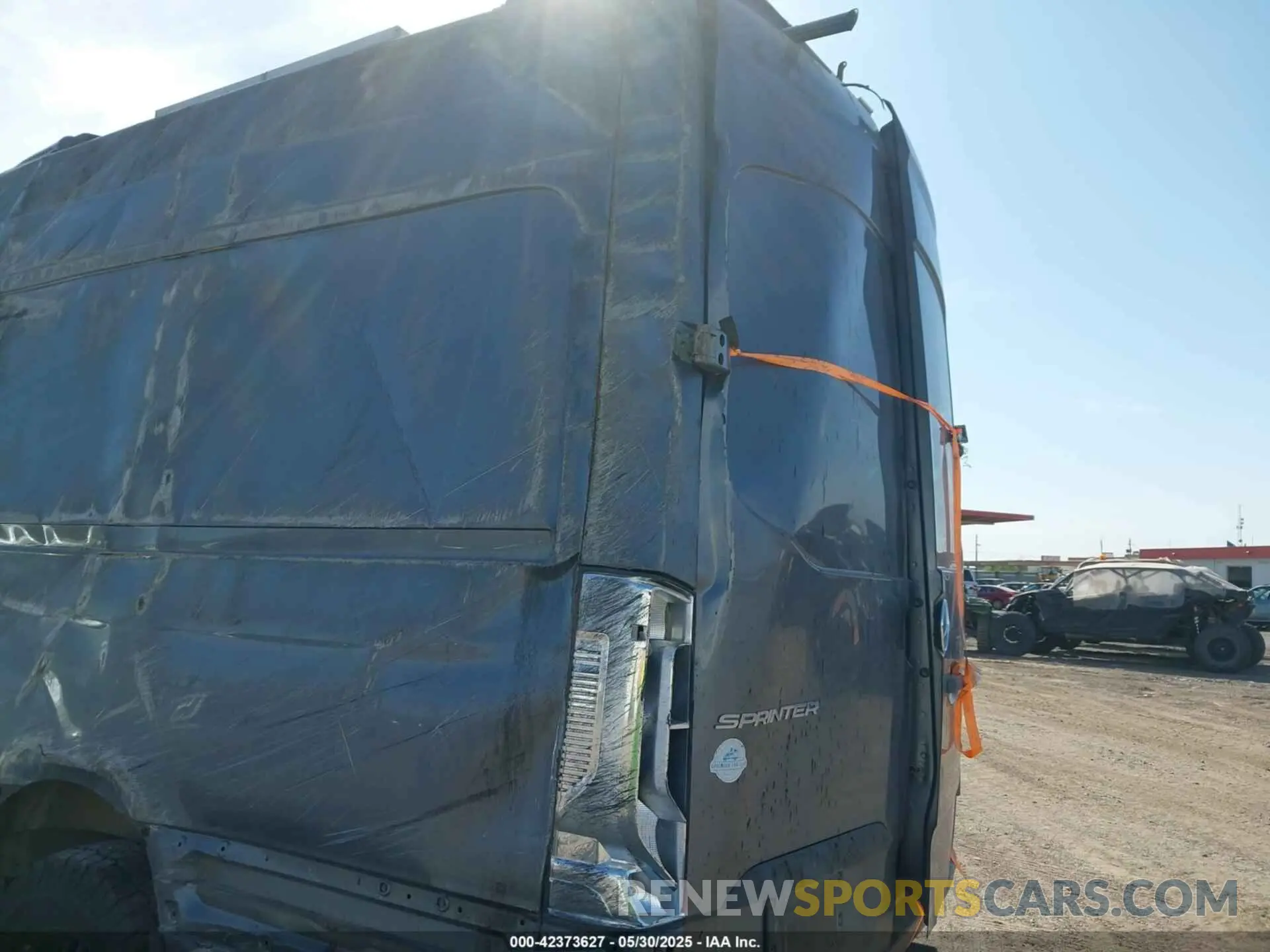 21 Photograph of a damaged car W1Y4ECVY4MT077652 MERCEDES-BENZ SPRINTER 2500 2021