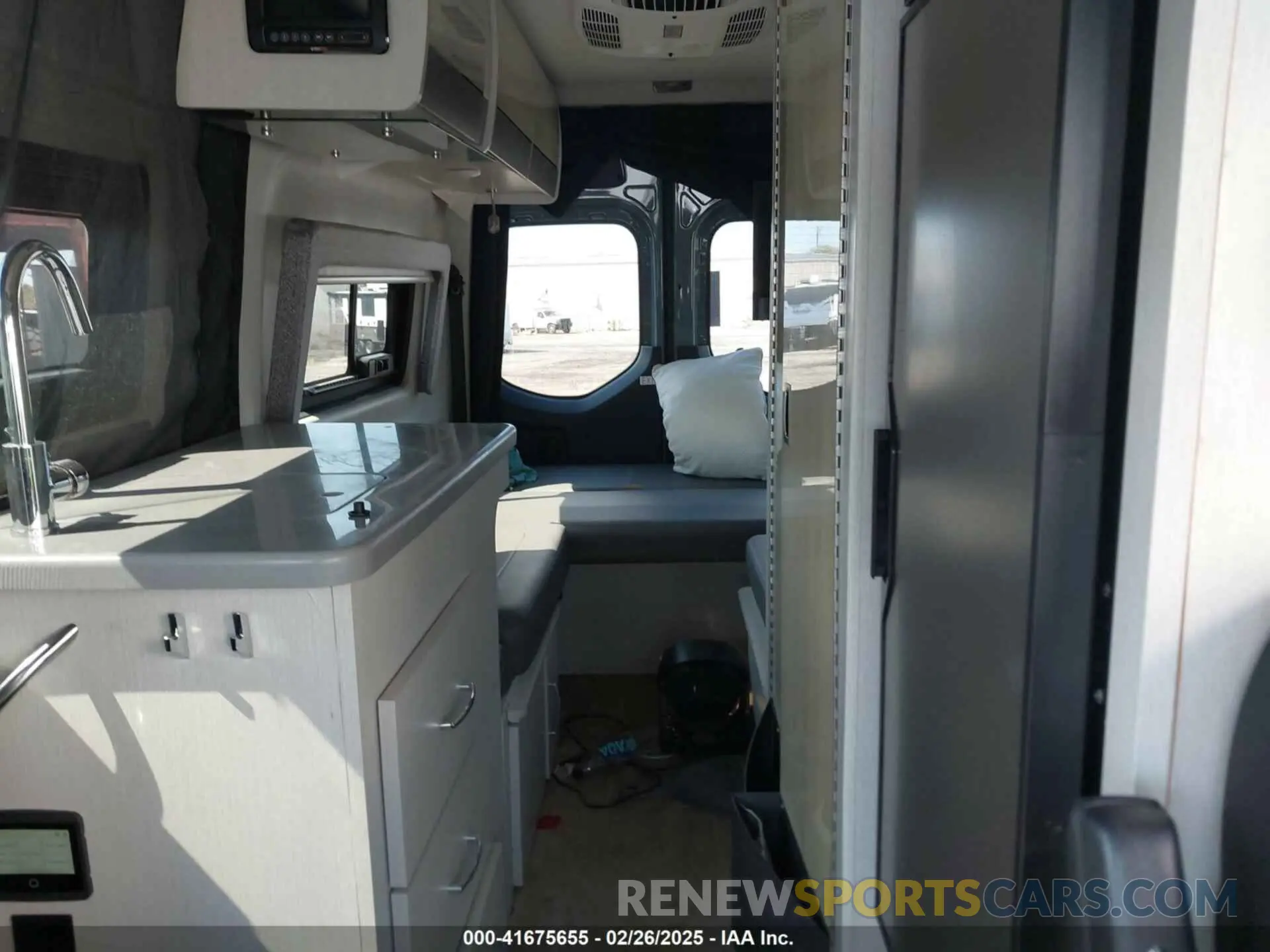 8 Photograph of a damaged car W1X4EBHY2NP453575 MERCEDES-BENZ SPRINTER 2500 2022
