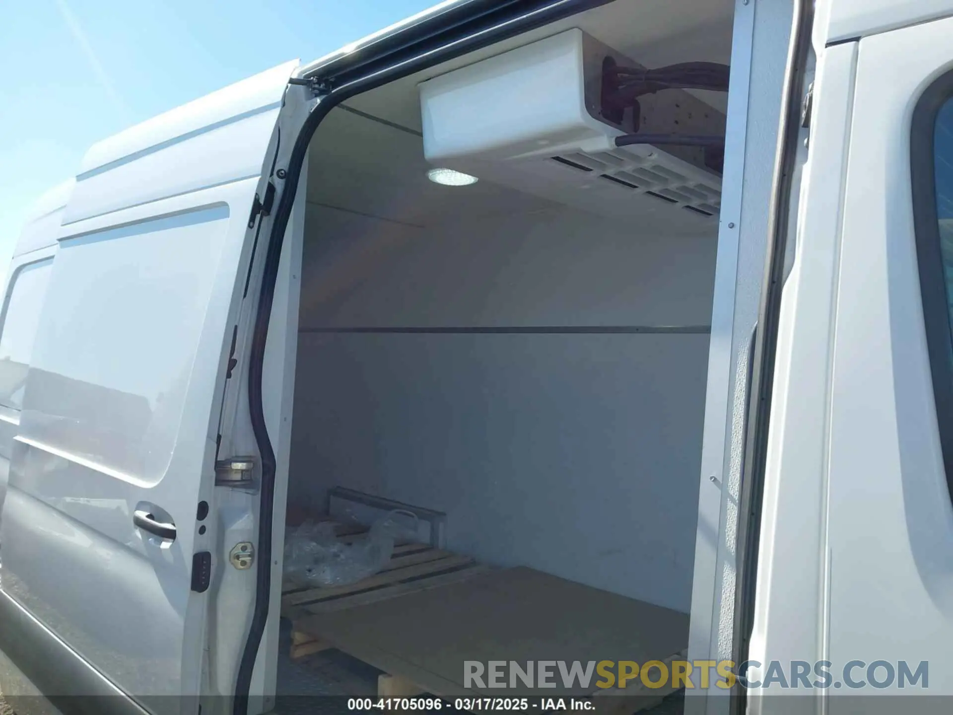 8 Photograph of a damaged car W1Y4ECHY5NT081741 MERCEDES-BENZ SPRINTER 2500 2022