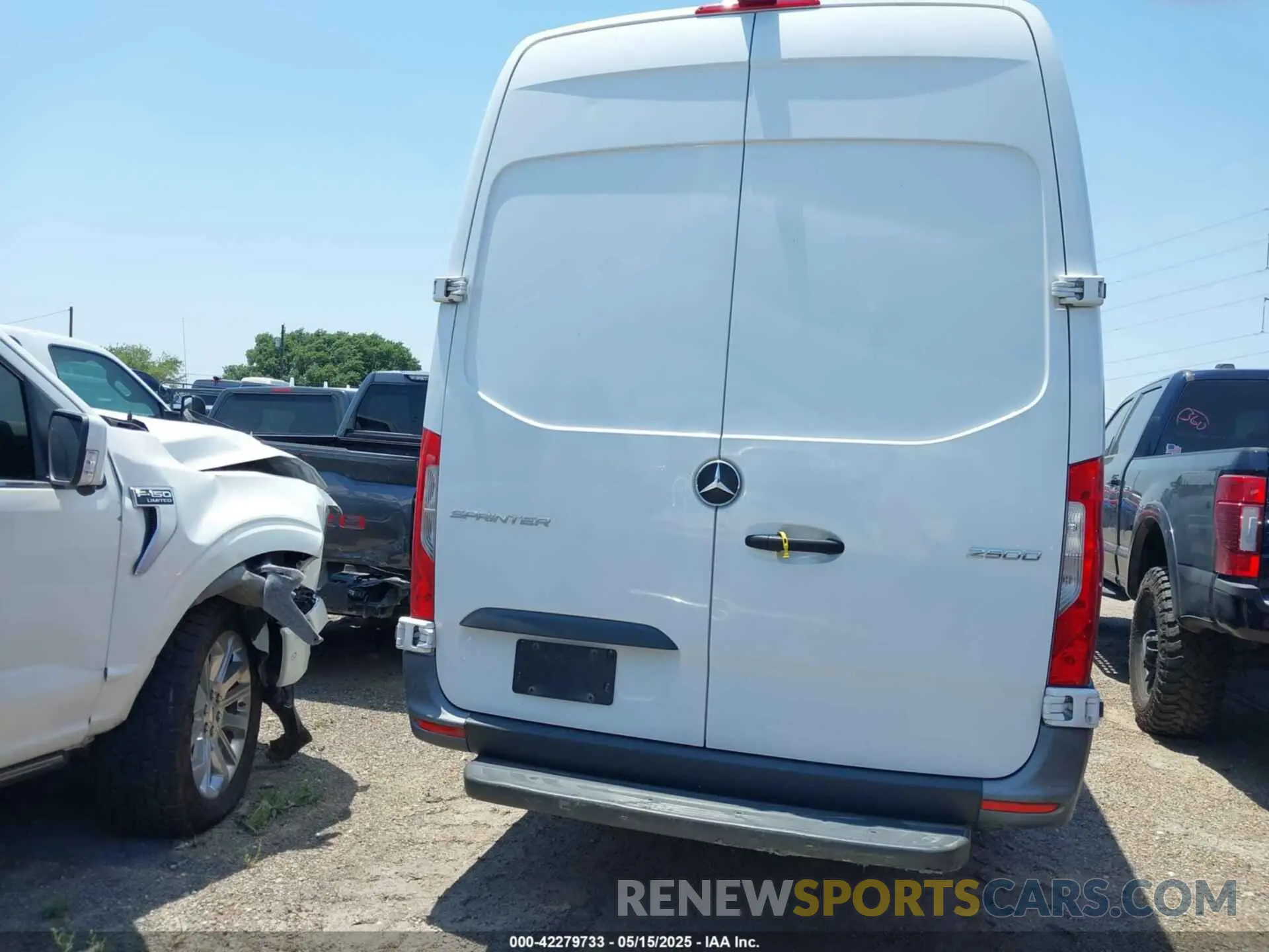 16 Photograph of a damaged car W1Y4EDHY6NT088610 MERCEDES-BENZ SPRINTER 2500 2022