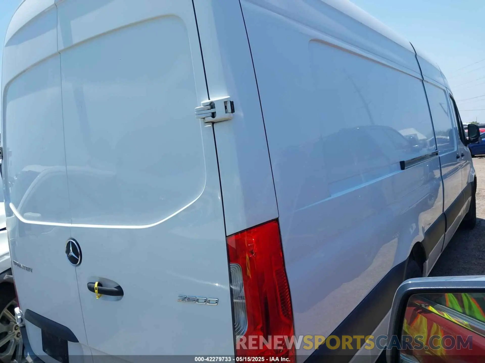 4 Photograph of a damaged car W1Y4EDHY6NT088610 MERCEDES-BENZ SPRINTER 2500 2022