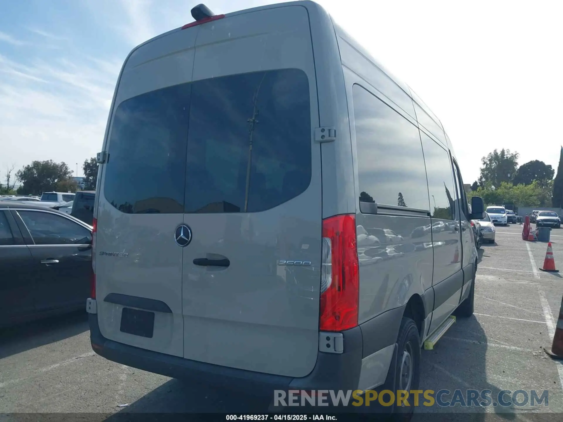 4 Photograph of a damaged car W1Z40FHY2NT082289 MERCEDES-BENZ SPRINTER 2500 2022