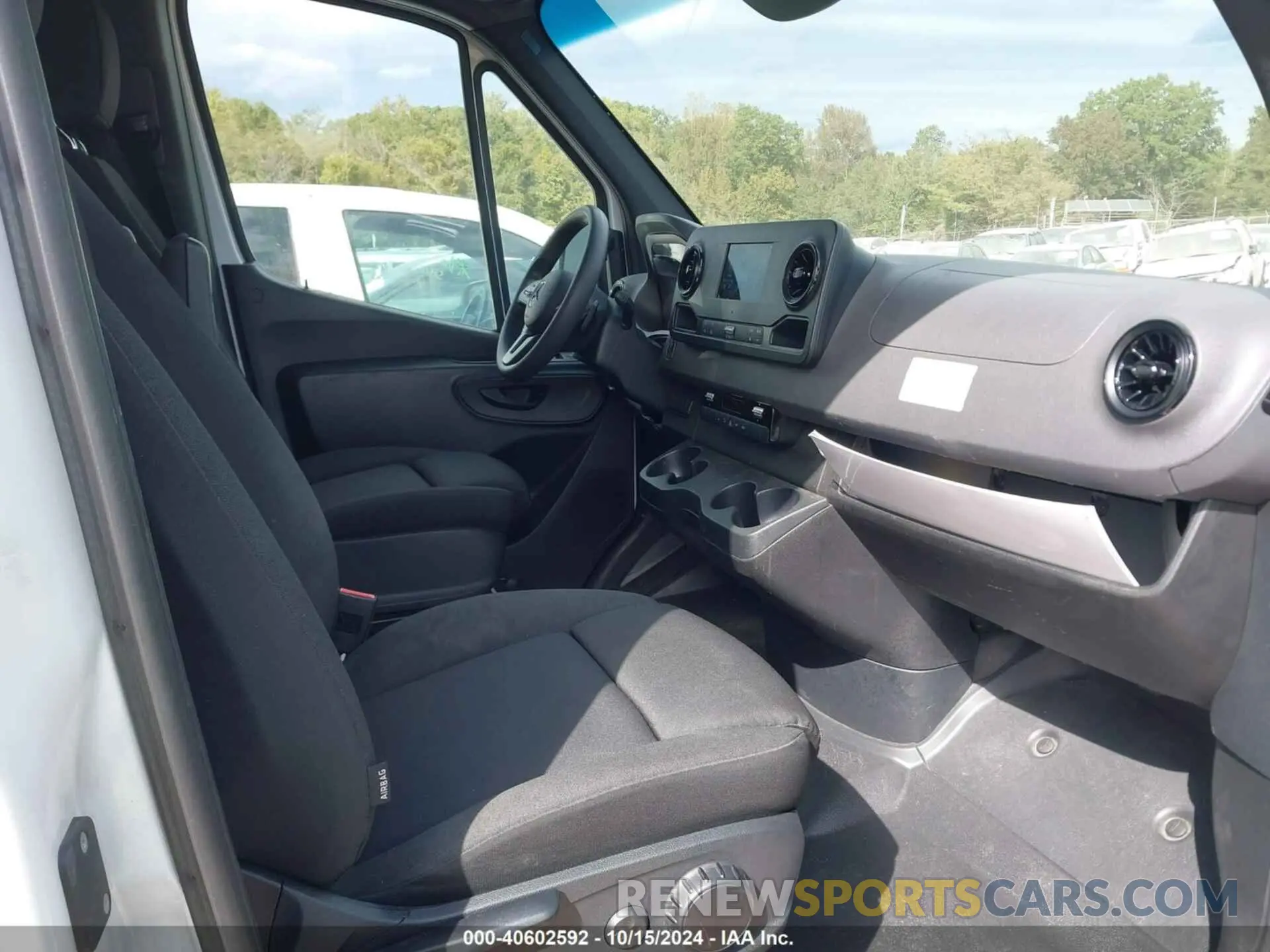 5 Photograph of a damaged car W1Y40CHY2PT128757 MERCEDES-BENZ SPRINTER 2500 2023