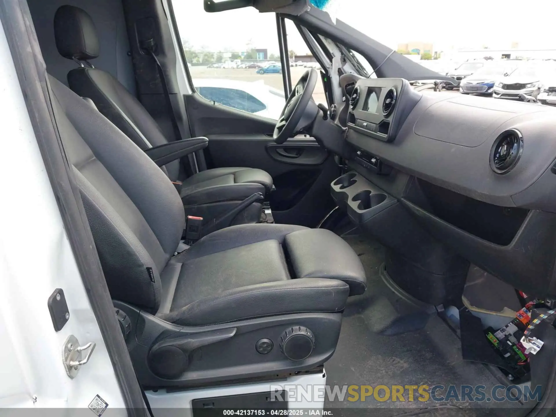 5 Photograph of a damaged car W1Y4KBHY7PT146269 MERCEDES-BENZ SPRINTER 2500 2023