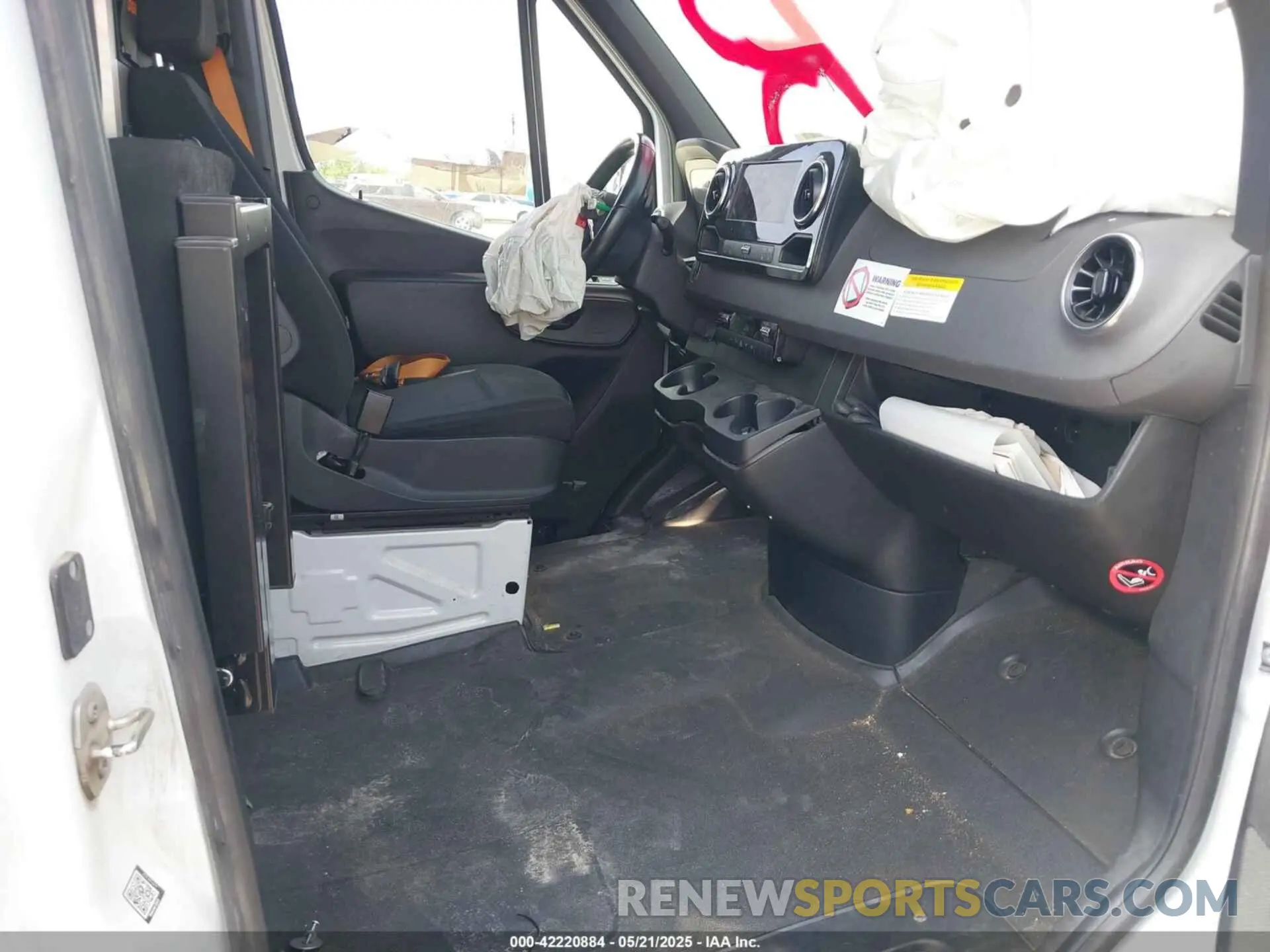 5 Photograph of a damaged car W1Y4KCHY7PT145791 MERCEDES-BENZ SPRINTER 2500 2023