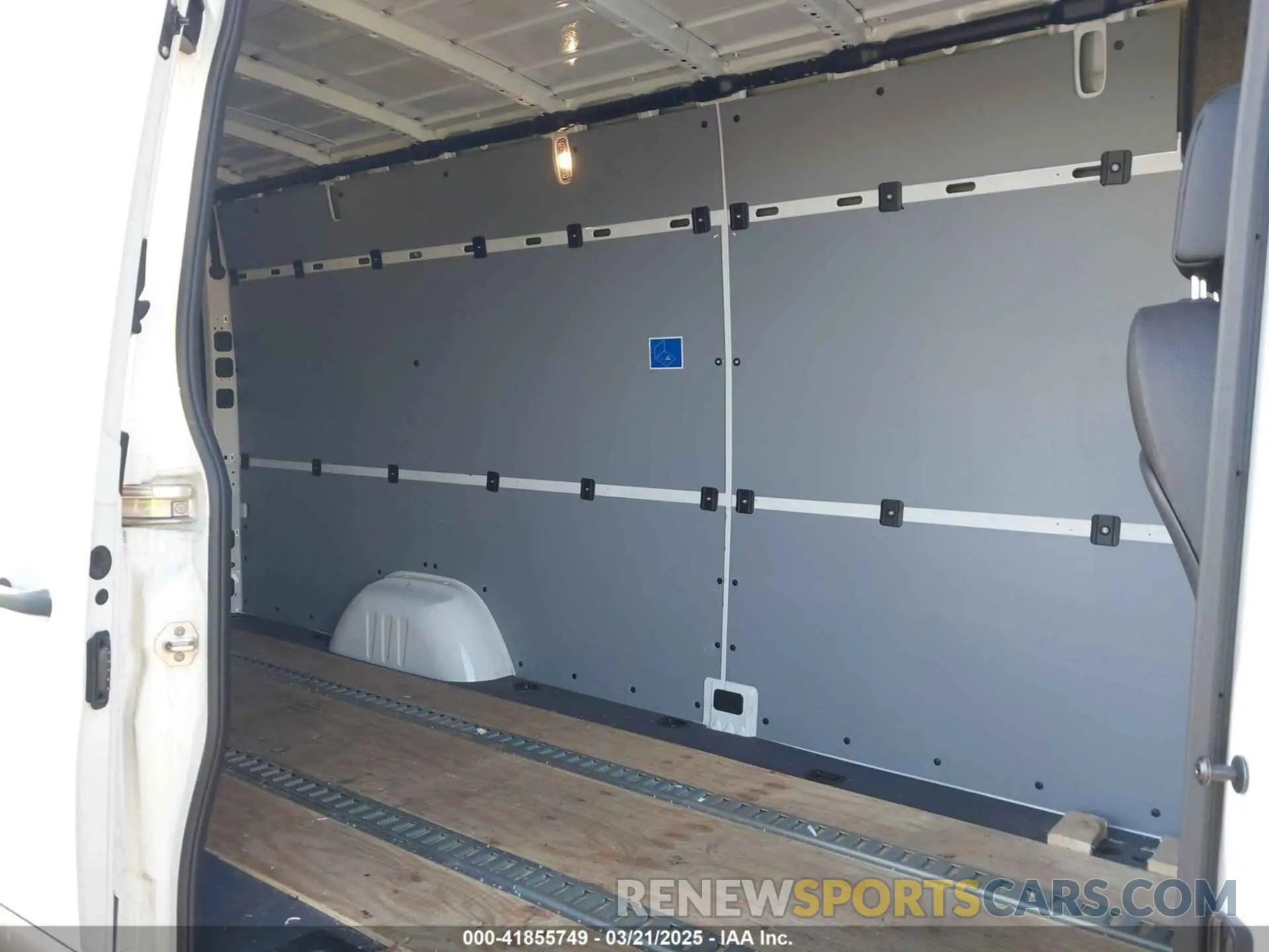 8 Photograph of a damaged car W1Y4KCHY9PT135151 MERCEDES-BENZ SPRINTER 2500 2023