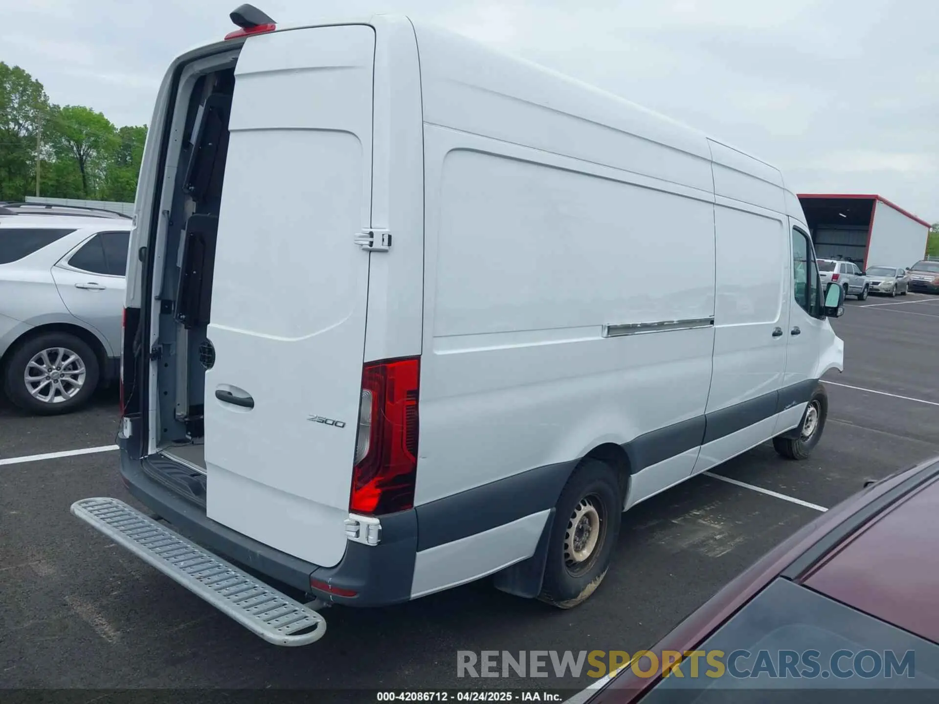 4 Photograph of a damaged car W1Y4KCHY9PT138583 MERCEDES-BENZ SPRINTER 2500 2023