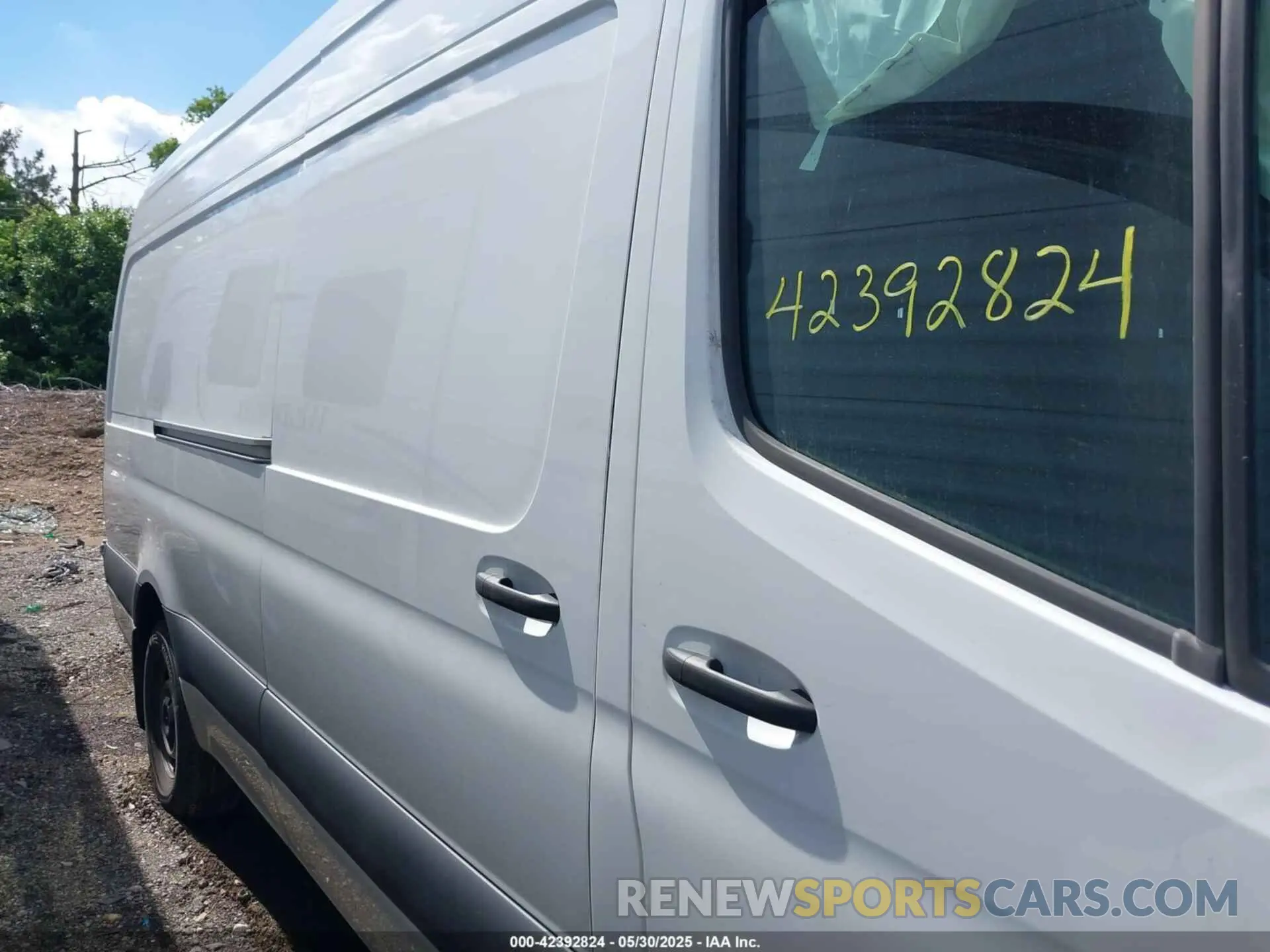 13 Photograph of a damaged car W1Y4NCHY4PT151944 MERCEDES-BENZ SPRINTER 2500 2023