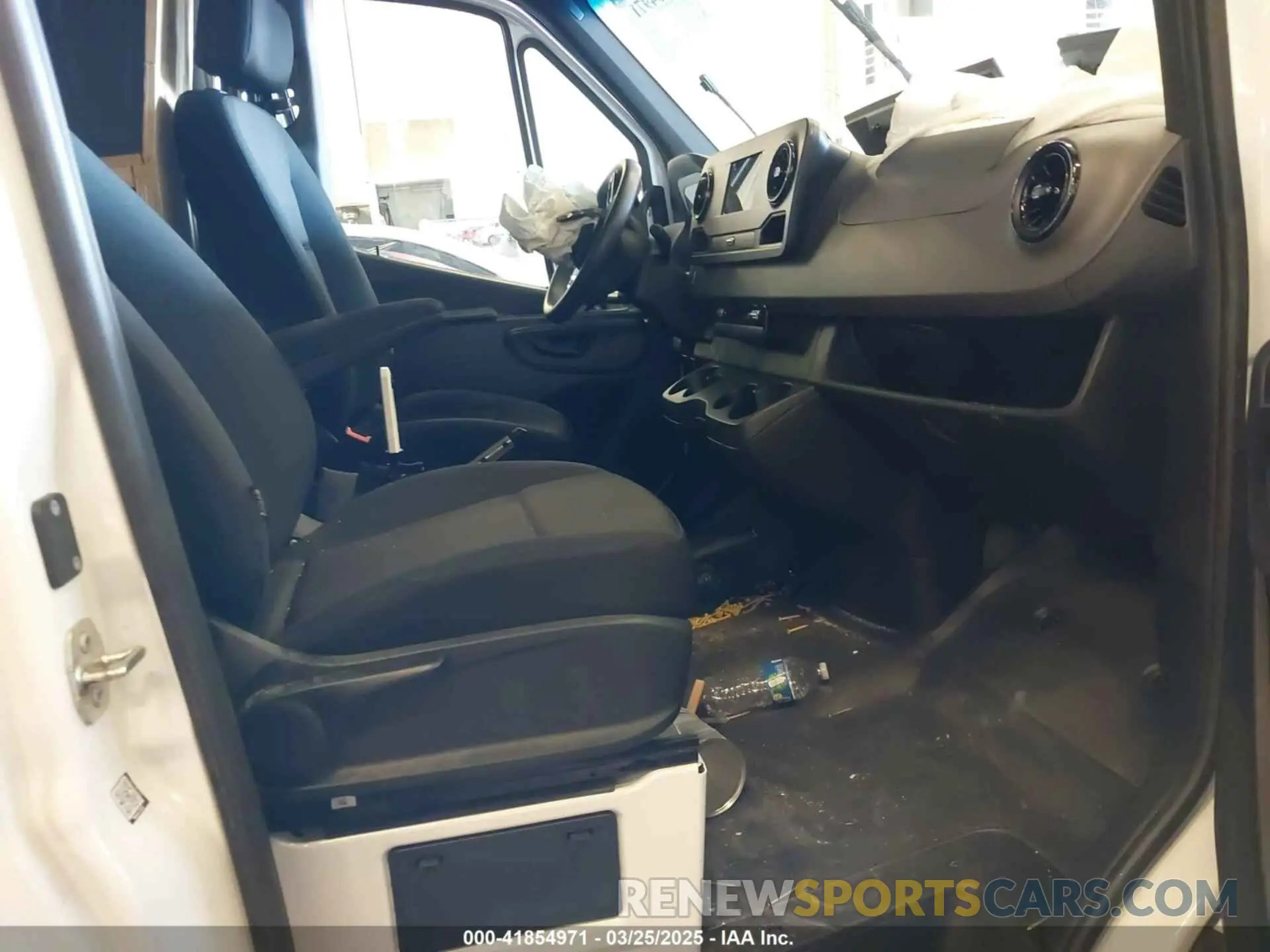 5 Photograph of a damaged car W1Y4NDHY1PT153320 MERCEDES-BENZ SPRINTER 2500 2023