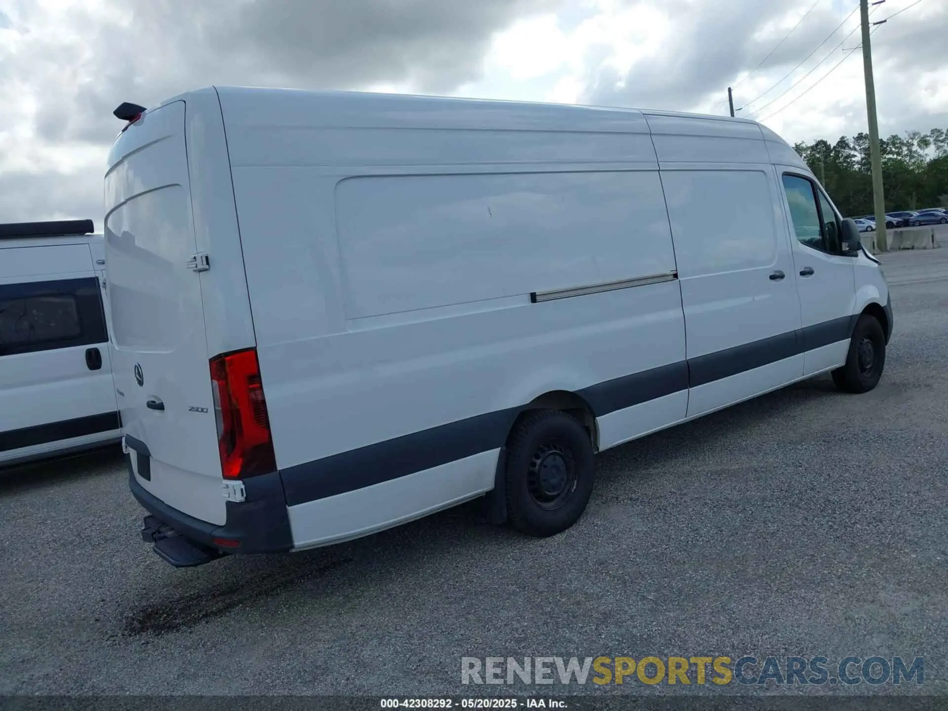 4 Photograph of a damaged car W1Y4NDHY5PT151232 MERCEDES-BENZ SPRINTER 2500 2023
