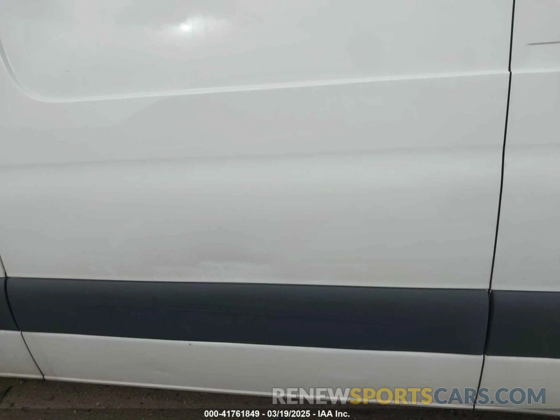 17 Photograph of a damaged car W1Y4NDHY9PT149970 MERCEDES-BENZ SPRINTER 2500 2023