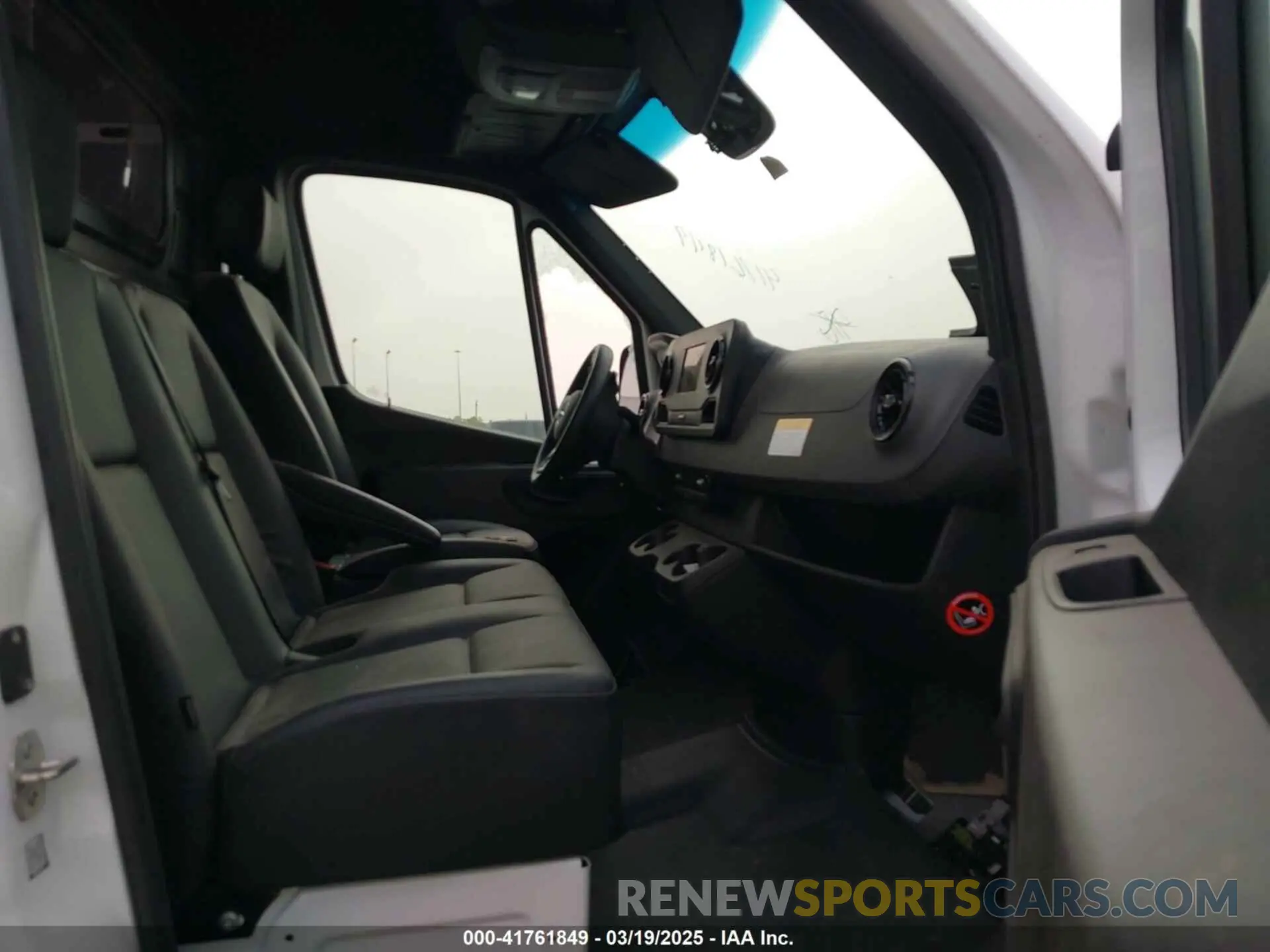 5 Photograph of a damaged car W1Y4NDHY9PT149970 MERCEDES-BENZ SPRINTER 2500 2023