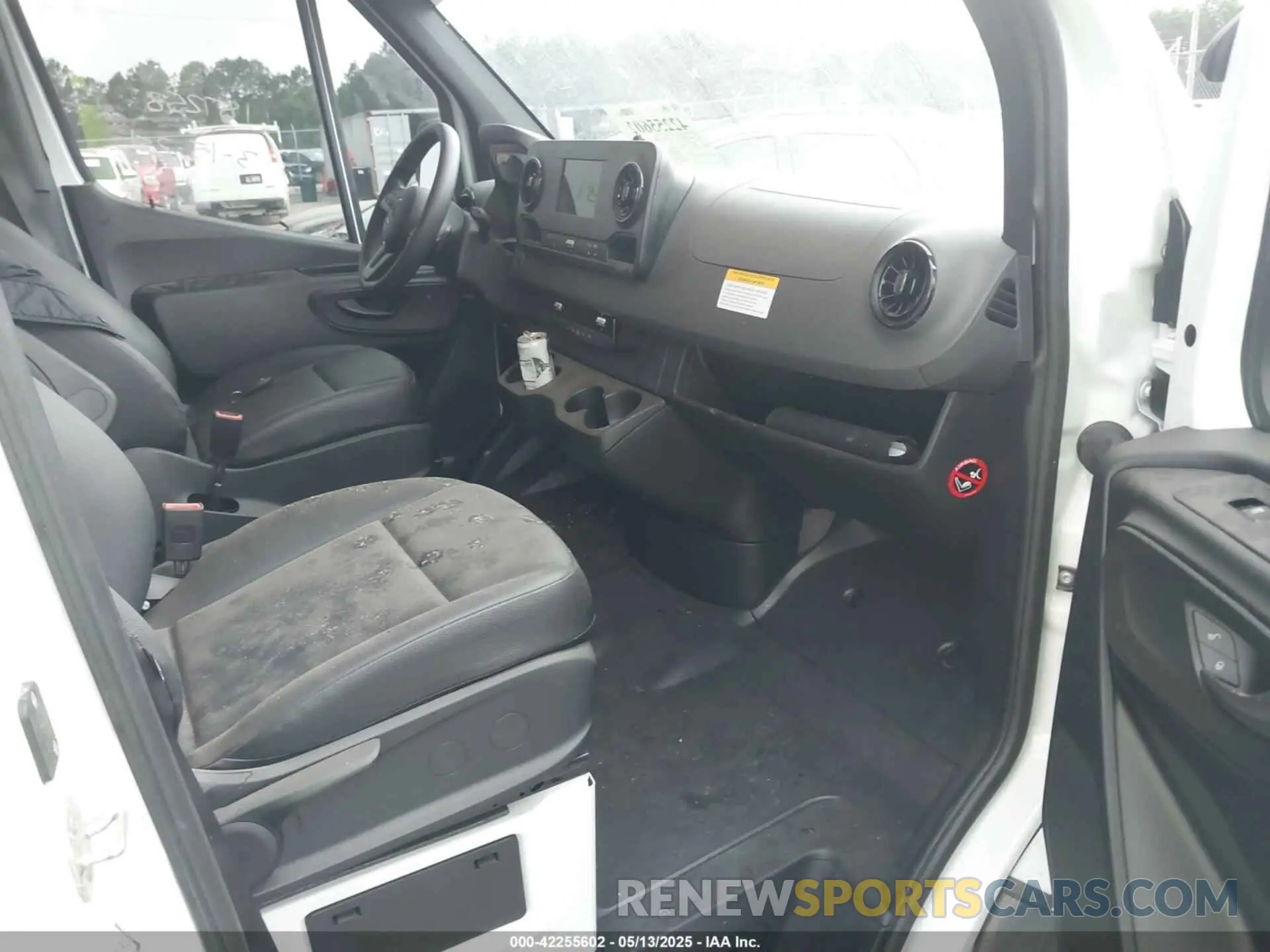 5 Photograph of a damaged car W1Y4KBHY5RT187258 MERCEDES-BENZ SPRINTER 2500 2024