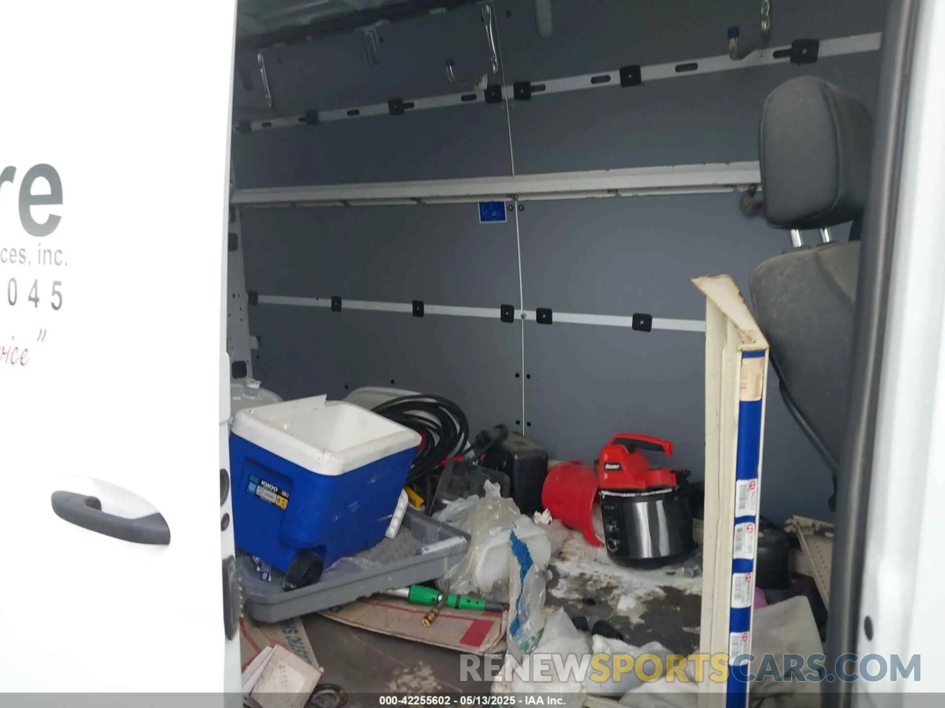 8 Photograph of a damaged car W1Y4KBHY5RT187258 MERCEDES-BENZ SPRINTER 2500 2024