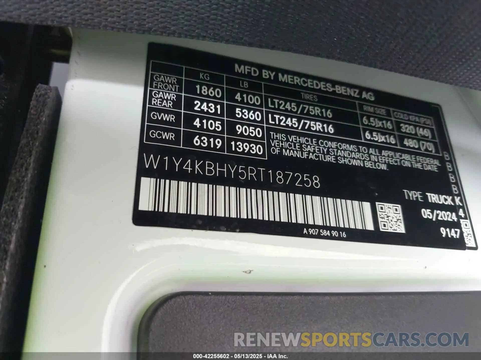 9 Photograph of a damaged car W1Y4KBHY5RT187258 MERCEDES-BENZ SPRINTER 2500 2024