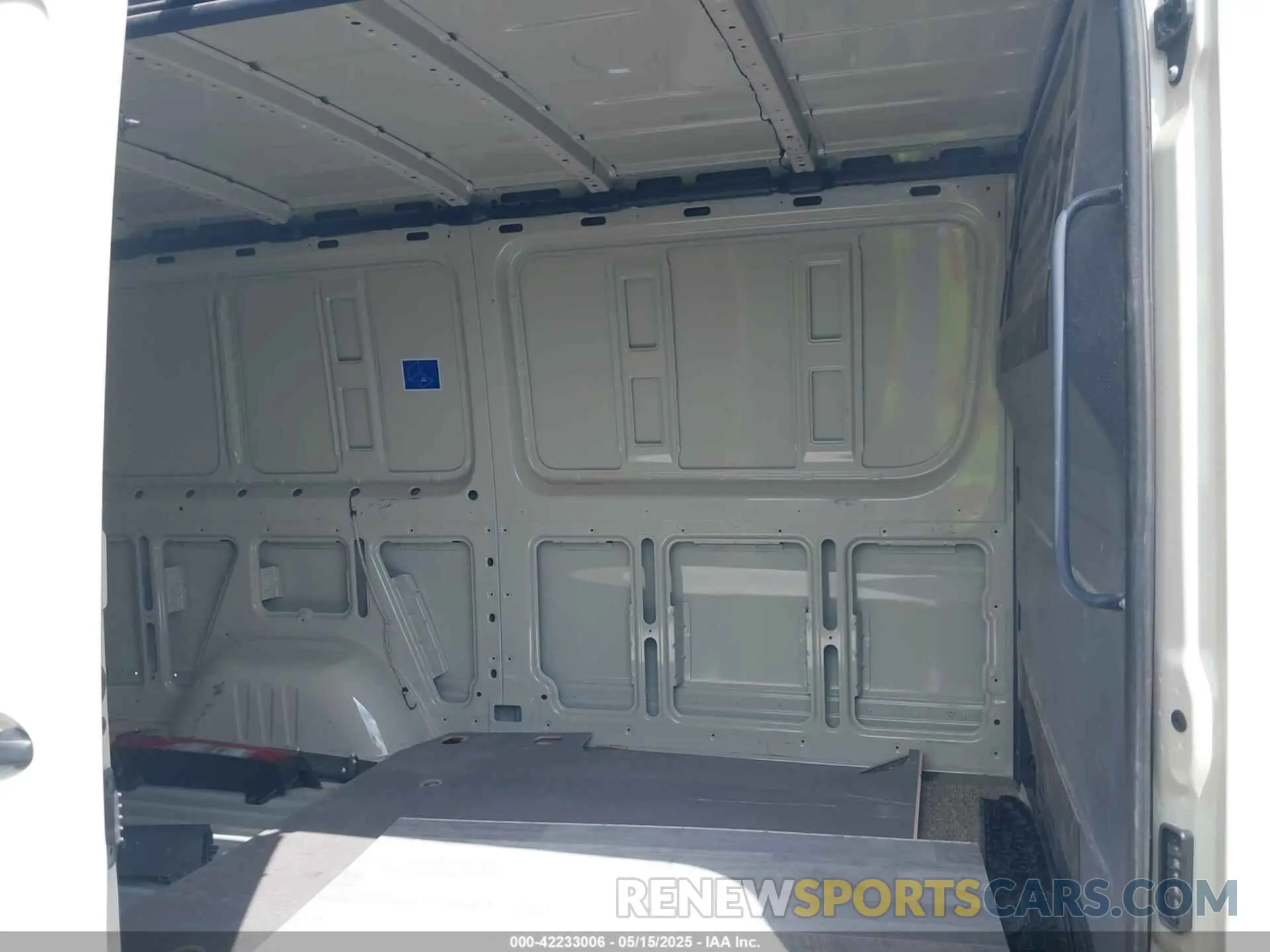 8 Photograph of a damaged car W1Y4KBHYXRT181245 MERCEDES-BENZ SPRINTER 2500 2024