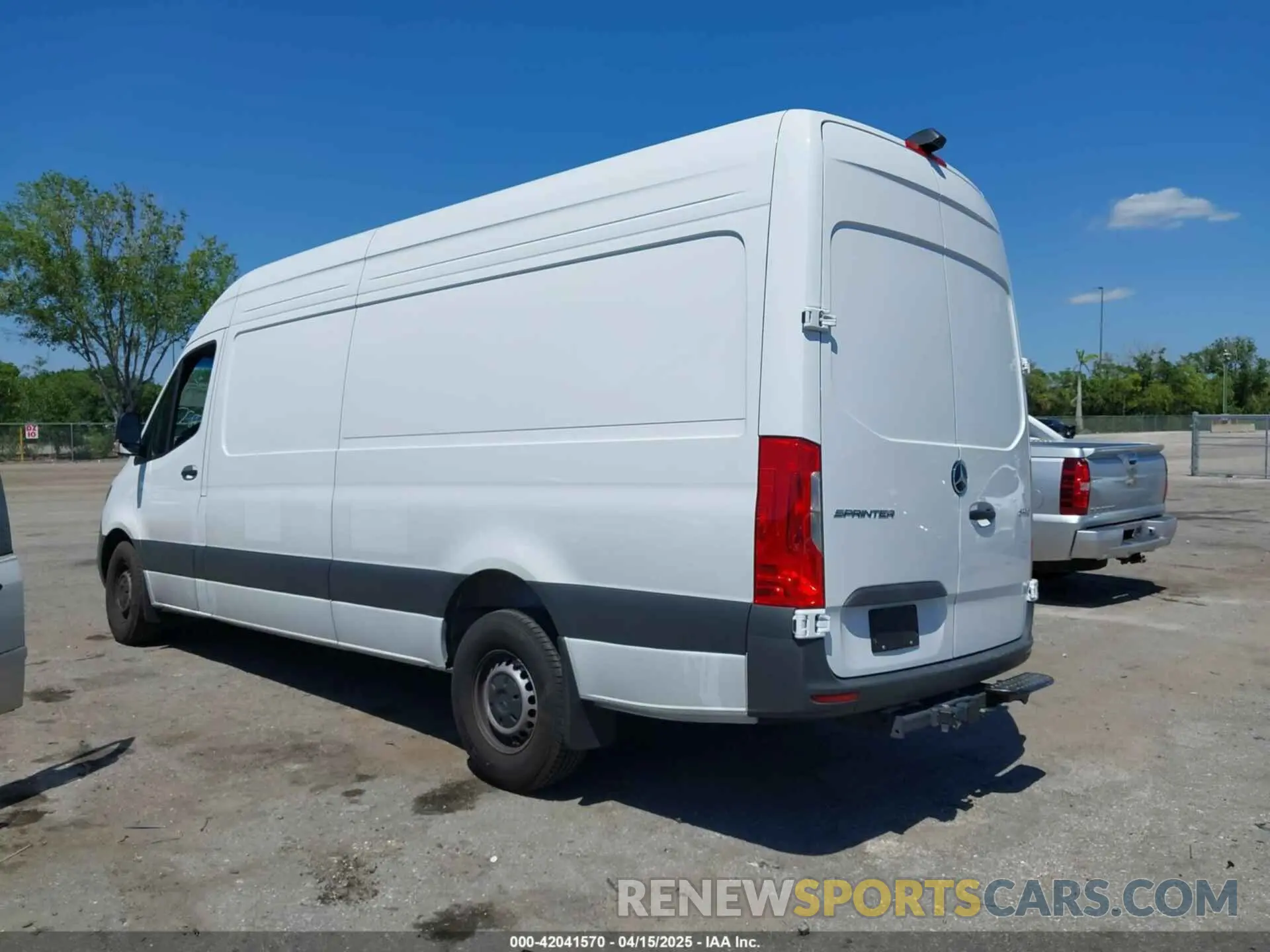 3 Photograph of a damaged car W1Y4KCHY7RT179877 MERCEDES-BENZ SPRINTER 2500 2024