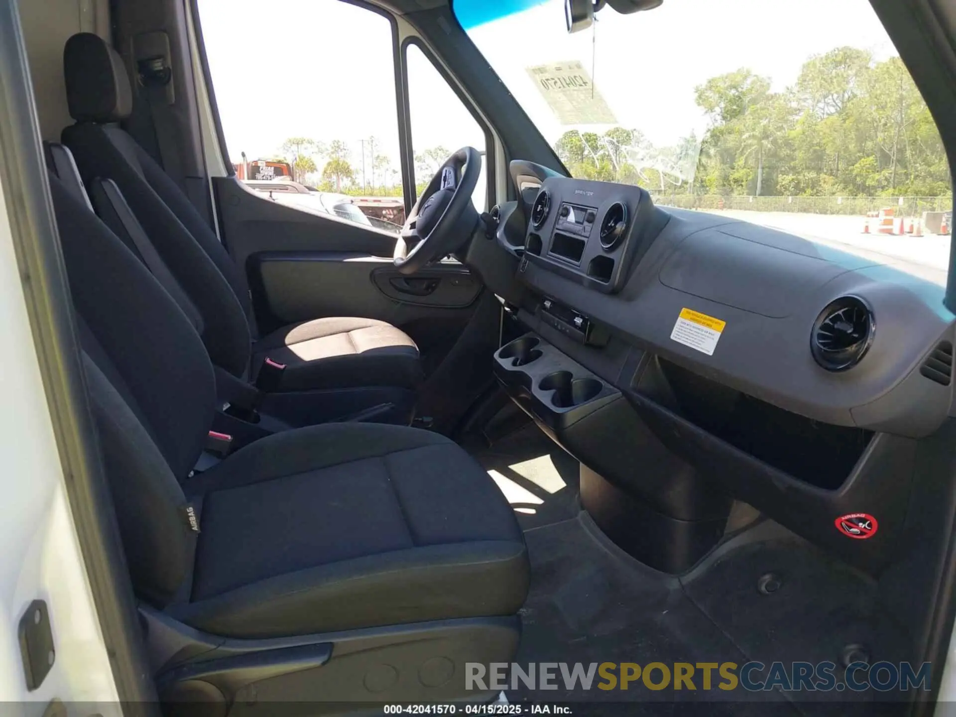 5 Photograph of a damaged car W1Y4KCHY7RT179877 MERCEDES-BENZ SPRINTER 2500 2024