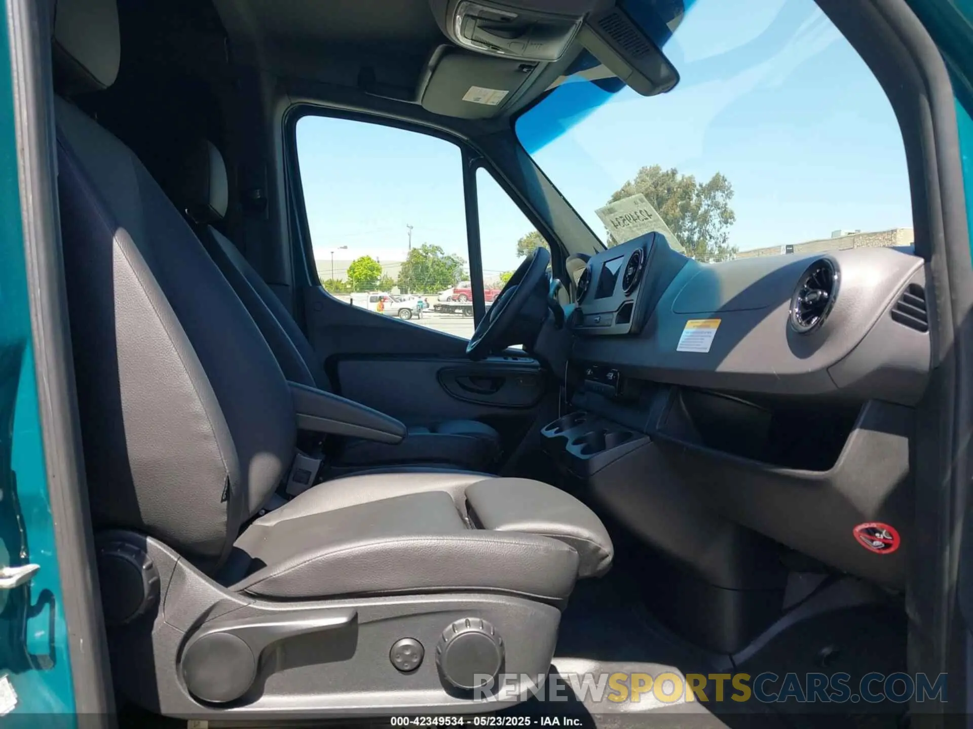 5 Photograph of a damaged car W1Y4NBHY5RT184920 MERCEDES-BENZ SPRINTER 2500 2024